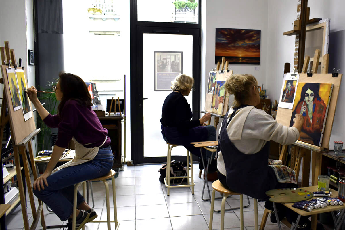 Trois élèves du cours de peinture à l'huile - Cours de peinture Paris 13 - Atelier JB Miette reproduction de tableaux - Cours de peinture à l'huile pour adultes