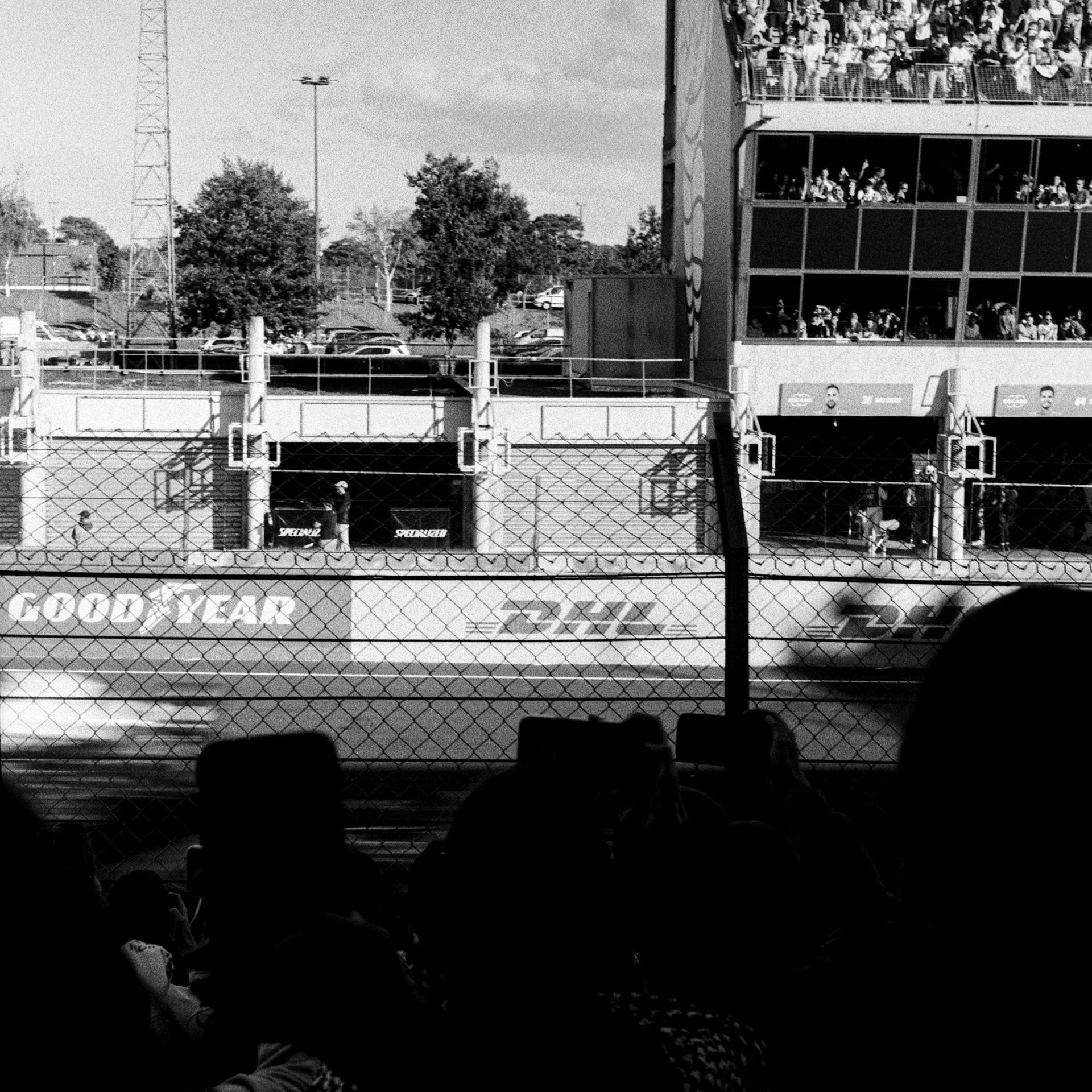 "Prime l'éclair" - Ilford Pan 100 - Olympus OM10 ©JuniorPhotos 2022