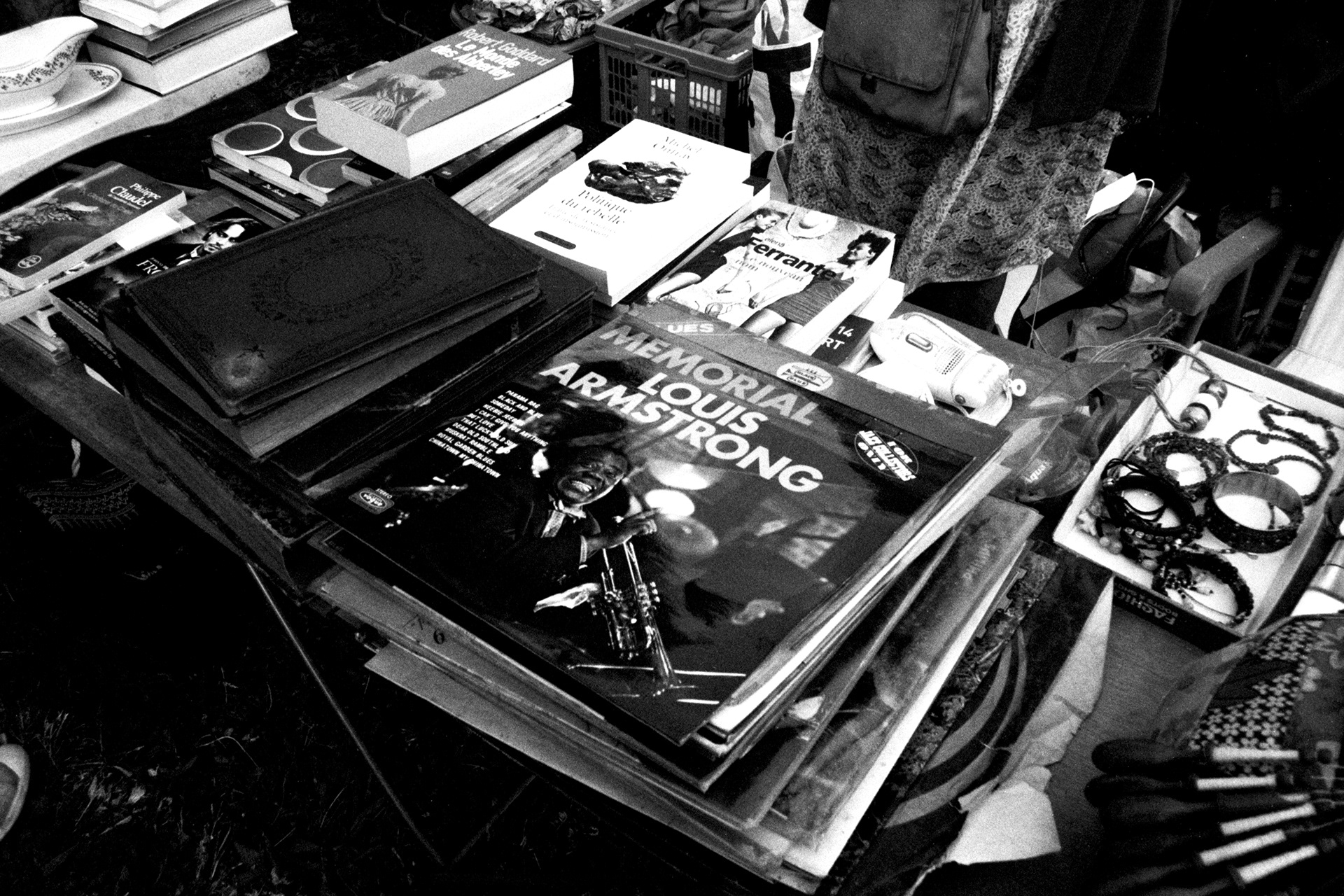 "Vinyles" Ilford Hp5 Plus - Praktica Mtl3 - 05/23 ©JuniorPhotos 2023