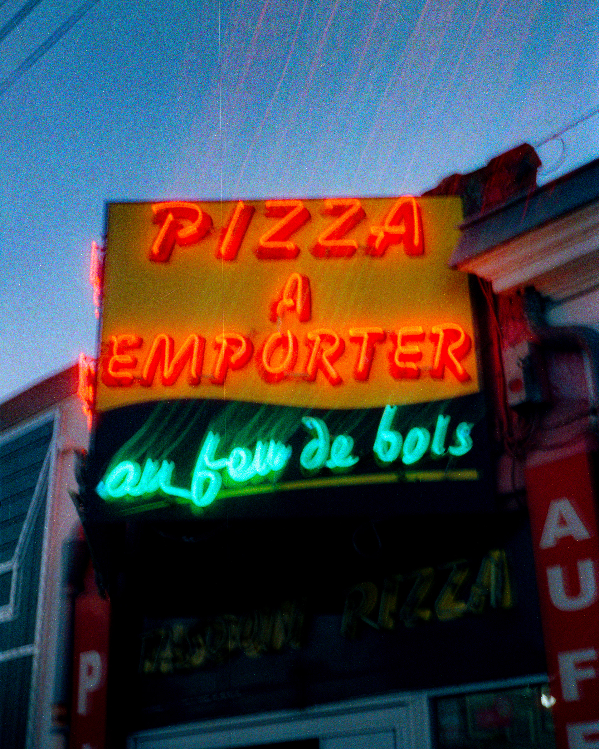 "Pizza au feu de bois" - CineStill 800T - Olympus OM10  ©JuniorPhotos 2022