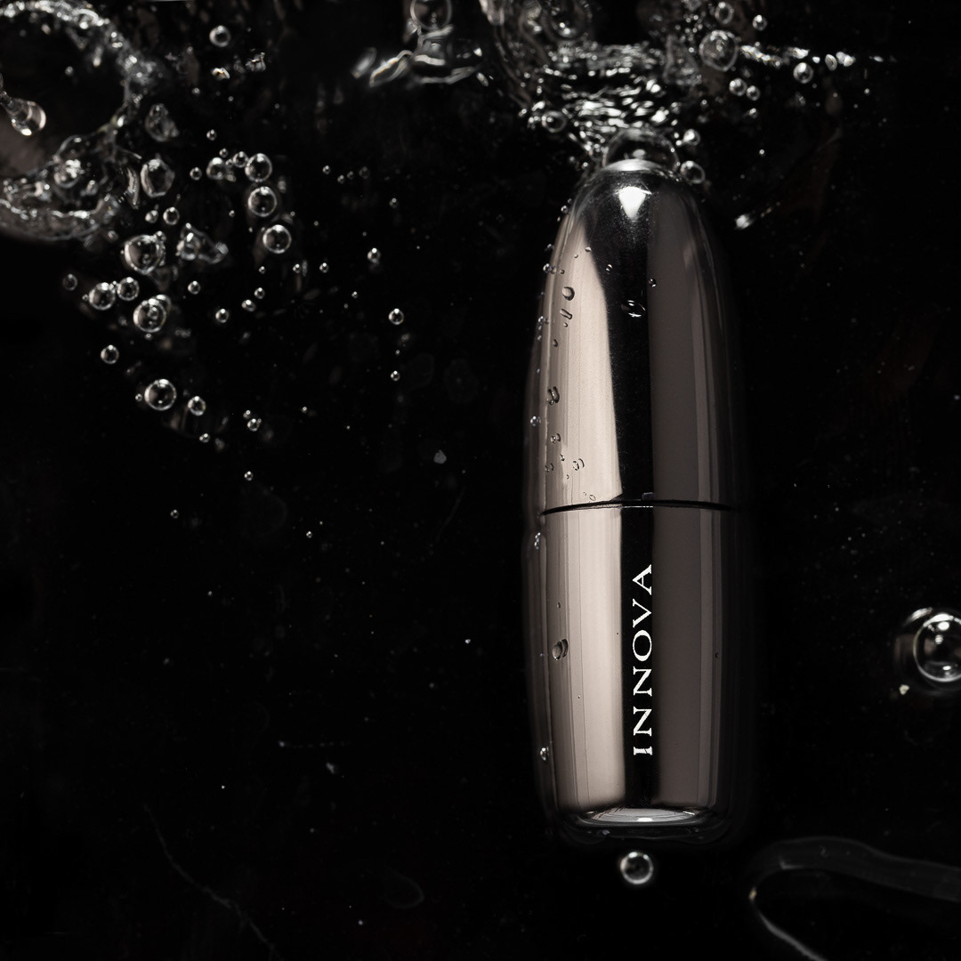 Innovia lipstick in water