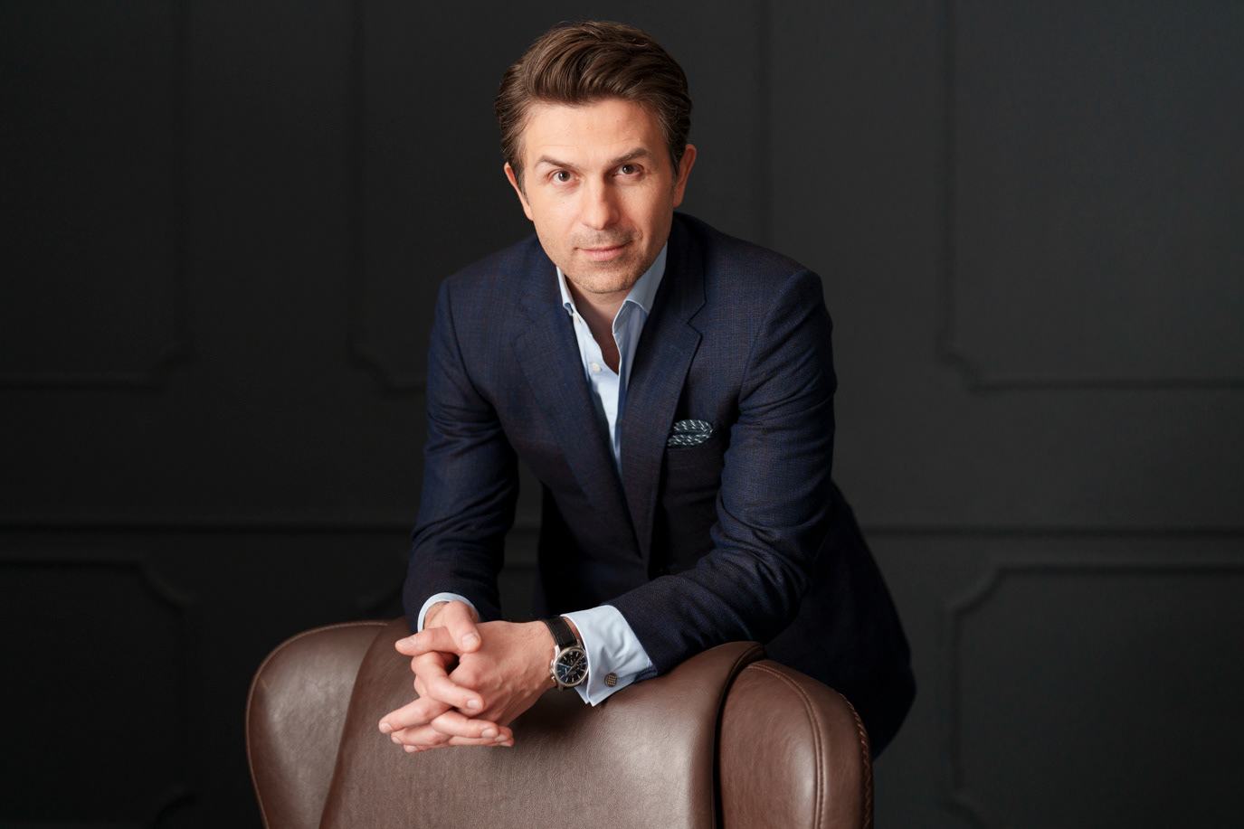 Corporate portrait of Dan Vidrașcu for Voxa, photographed by Alex Gâlmeanu.