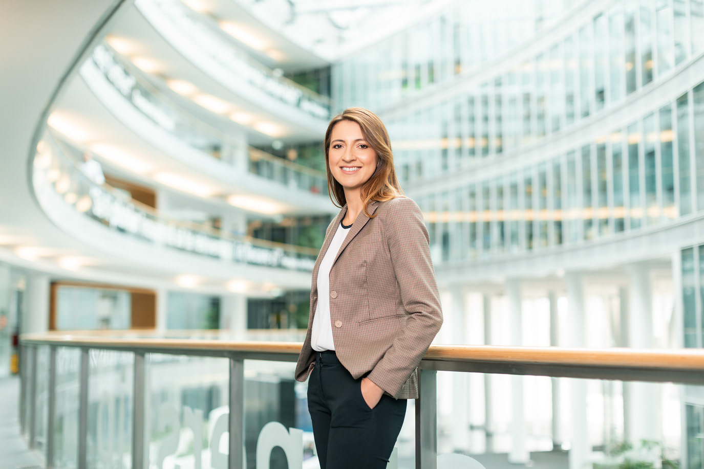 Corporate portrait of Mihaela Urzică for OMV Petrom, photographed by Alex Gâlmeanu.