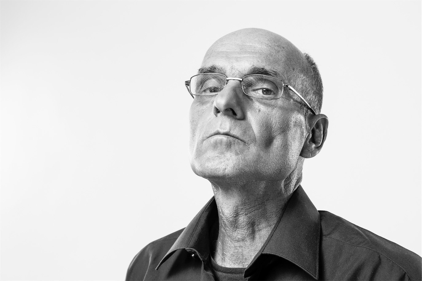 Portrait of journalist Cristian Tudor Popescu, photographed by Alex Gâlmeanu.