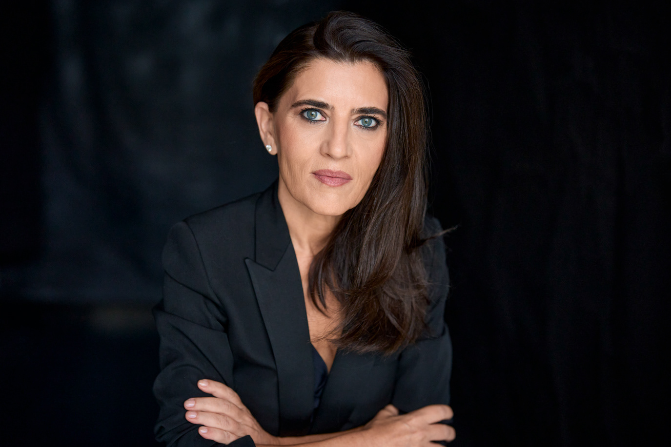 Portrait of communications entrepreneur Mihaela Nicola, photographed by Alex Gâlmeanu.