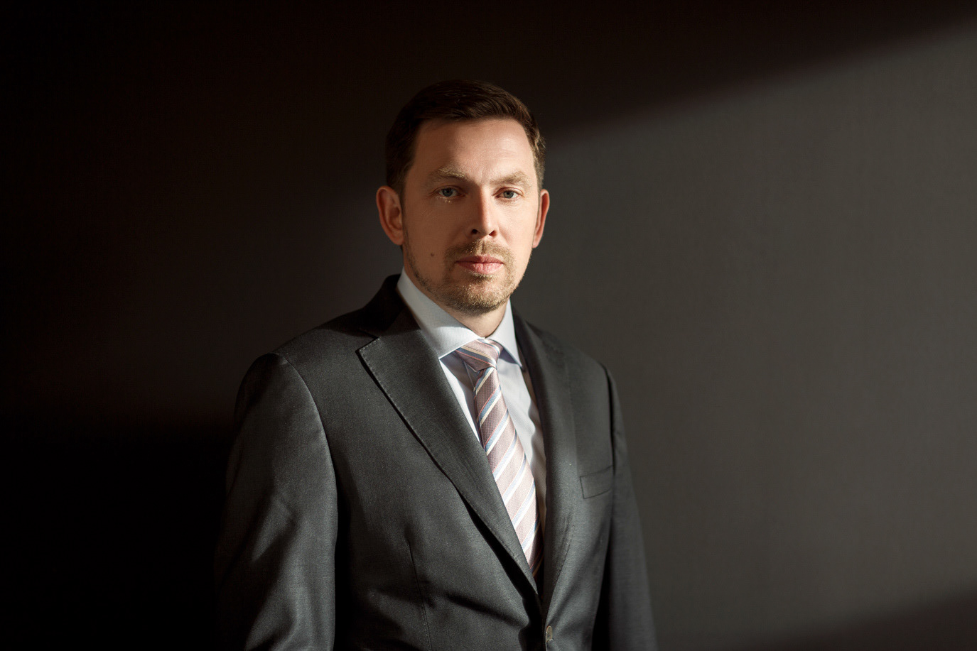 Corporate portrait of Martin Zmelík for CEZ Romania, photographed by Alex Gâlmeanu.