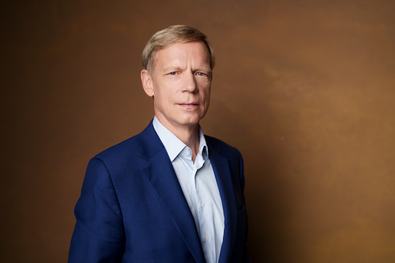 Corporate portrait of Steven van Groningen, President of the OMV Petrom Foundation, photographed by Alex Gâlmeanu.