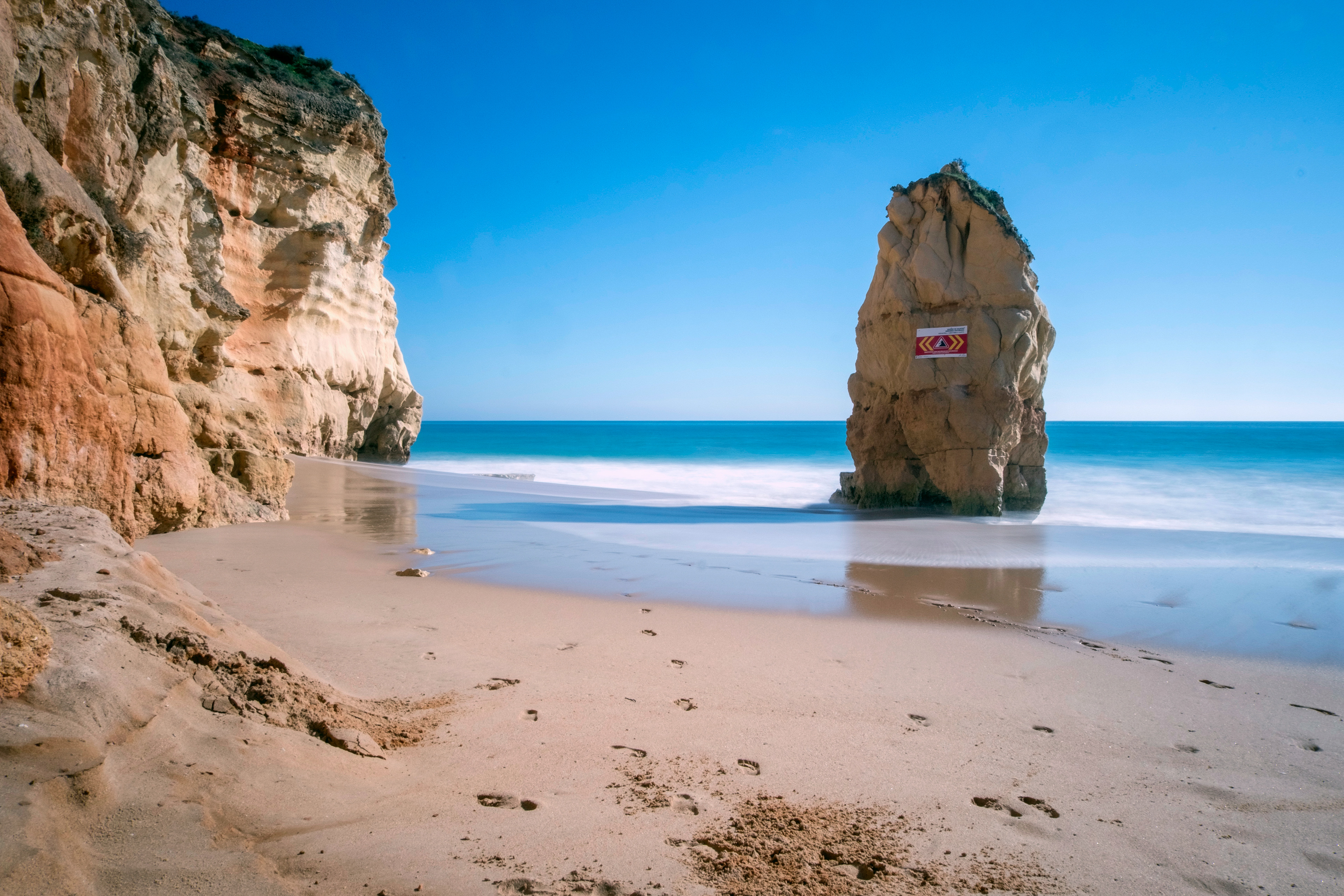 Ocean cliffs and rocks - Algarve