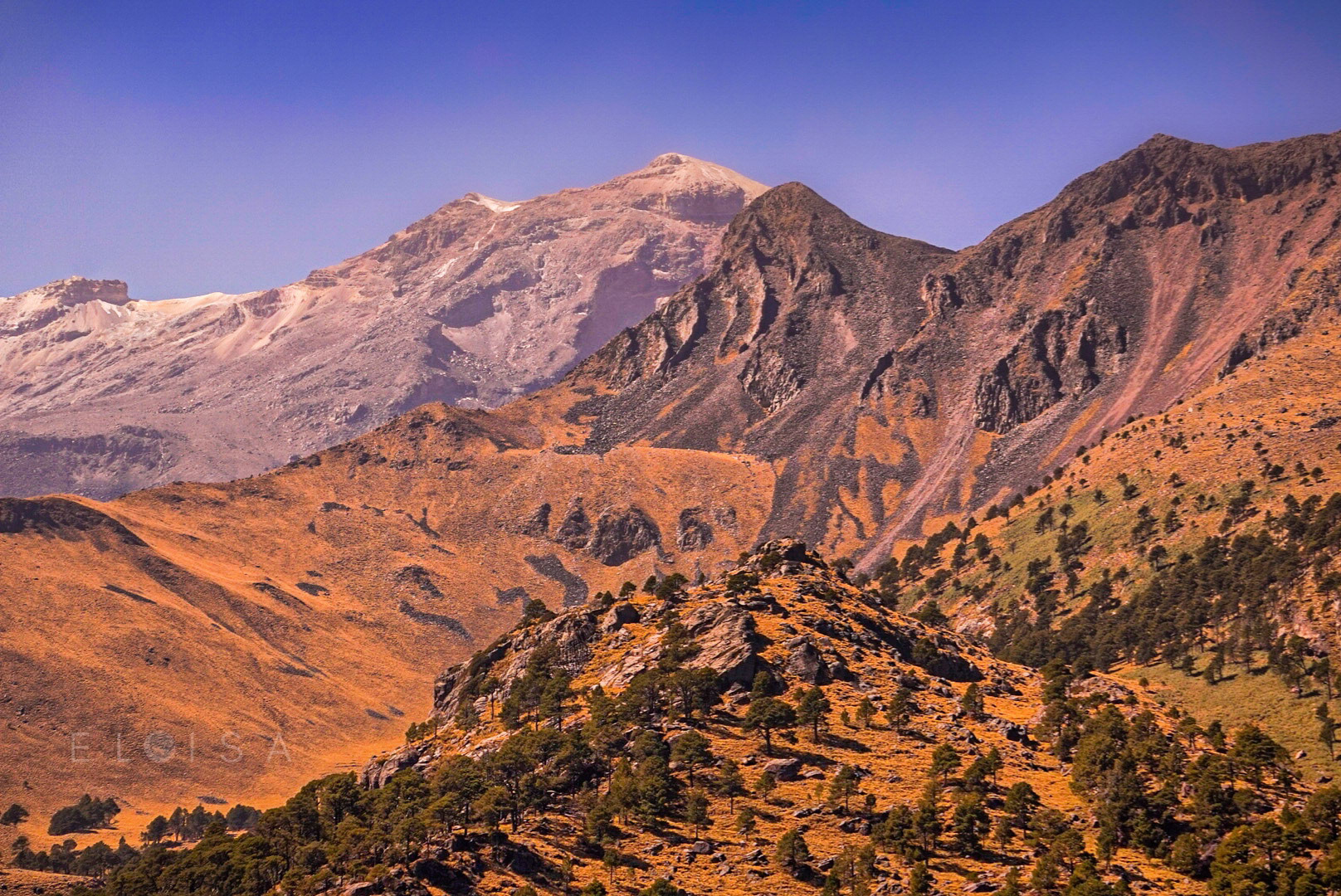 los pasos del tiempo a través de la montaña