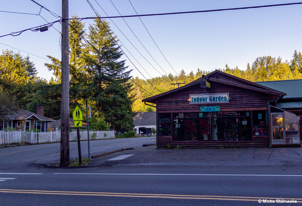 Familjen Hurleys hus och Big Ed's Gasfarm (Twin Peaks, 1990-1991). Fall City, USA (2014).