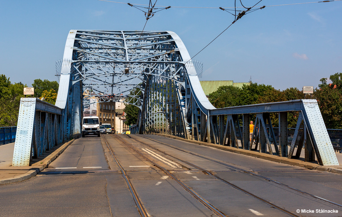 Bro ur Steven Spielbergs "Schindler's List" (1993). Krakow, Polen (2018).