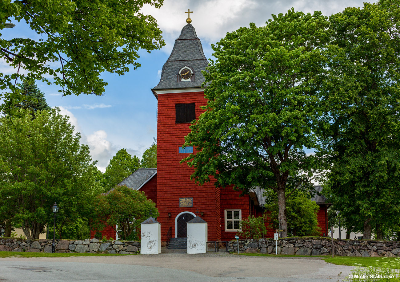 Kyrkan i Granhyttan (Kråkguldet, 1969). Grythyttan, Västmanland (2017).