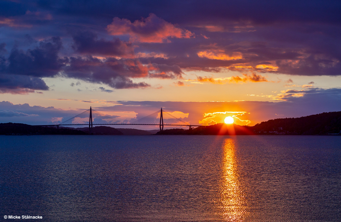 Solnedgång vid Uddevallabron (2024).