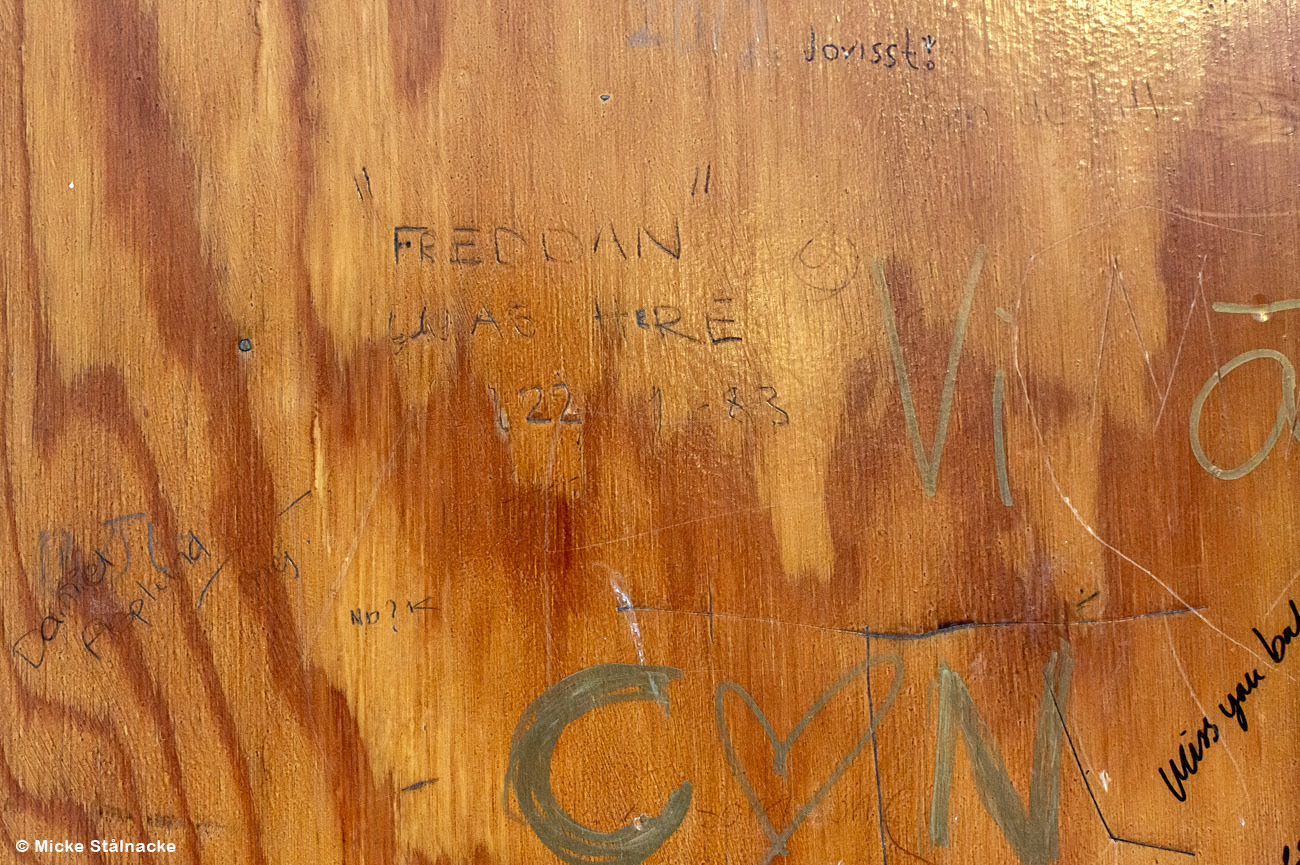 Insidan av ytterdörr på Gruvfogdegatan.