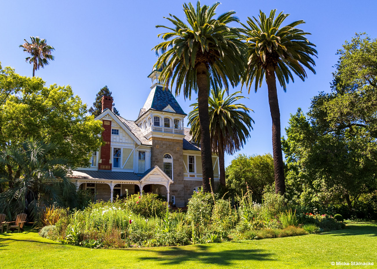 Vingården i "Falcon Crest" (1981-1990). Spring Mountain Vineyard, Napa Valley, USA (2014).