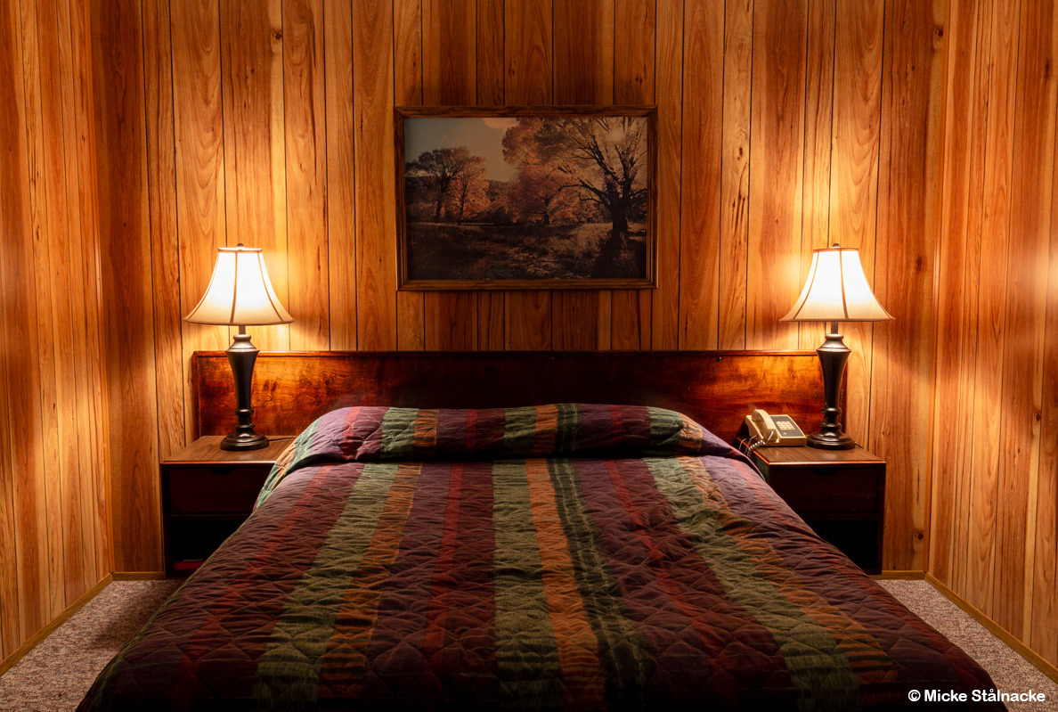 North Bend Motel (2014).