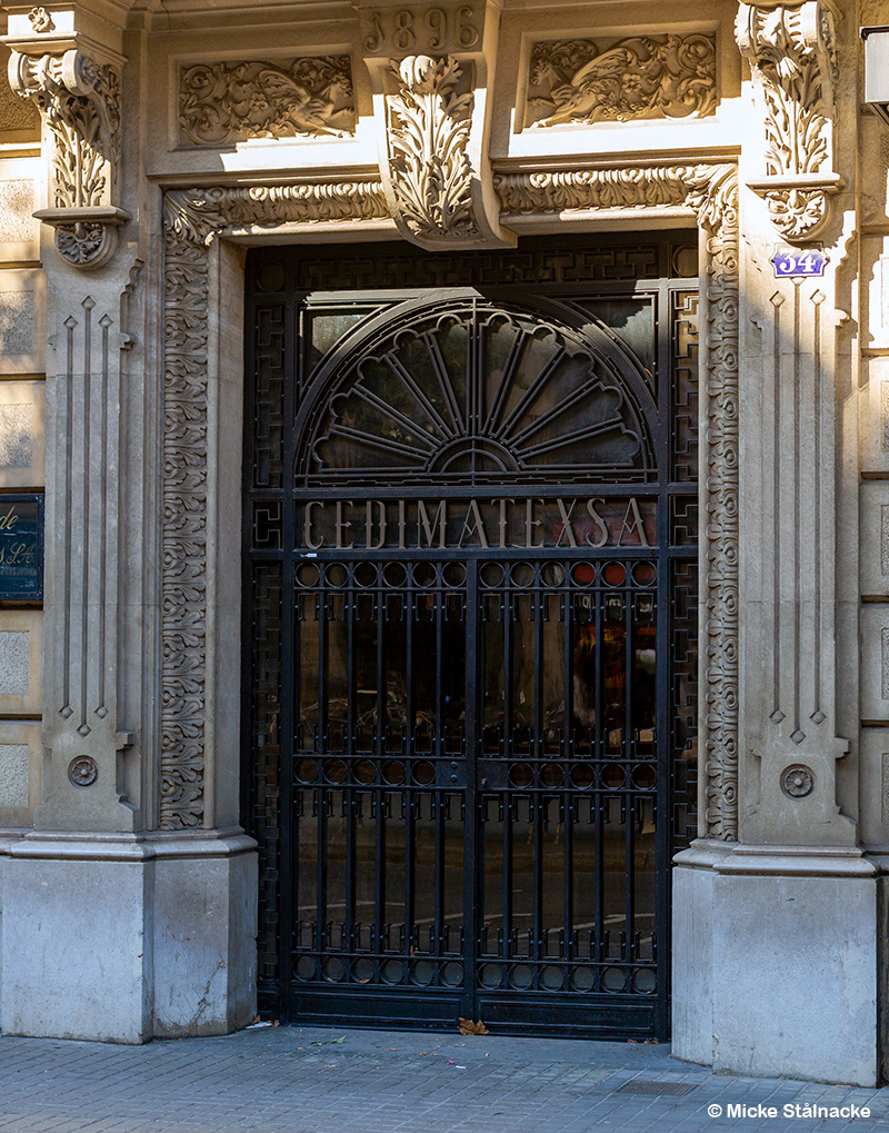 Lägenhetshuset i "REC" (2007). Barcelona, Spanien (2017).