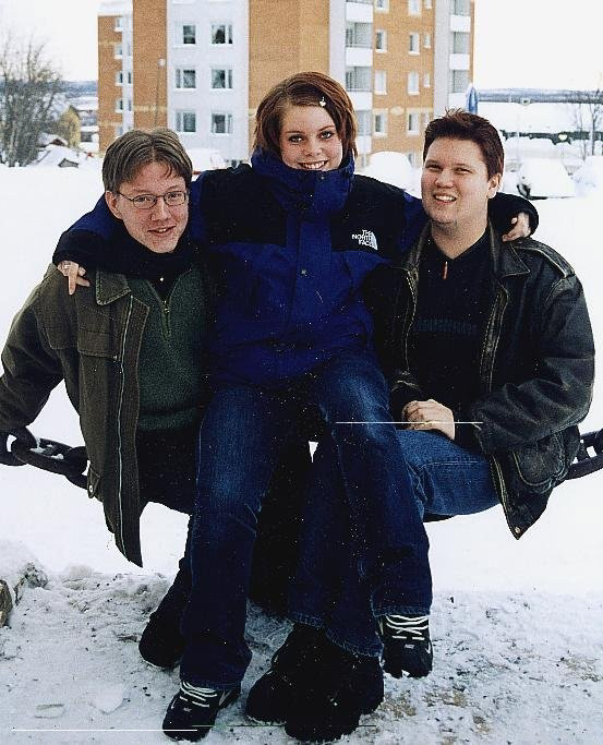 Undertecknad med Johanna Lindgren Ringholt och Håkan J Mukka, vintern 2000. Foto: Birgitta Isacsson.