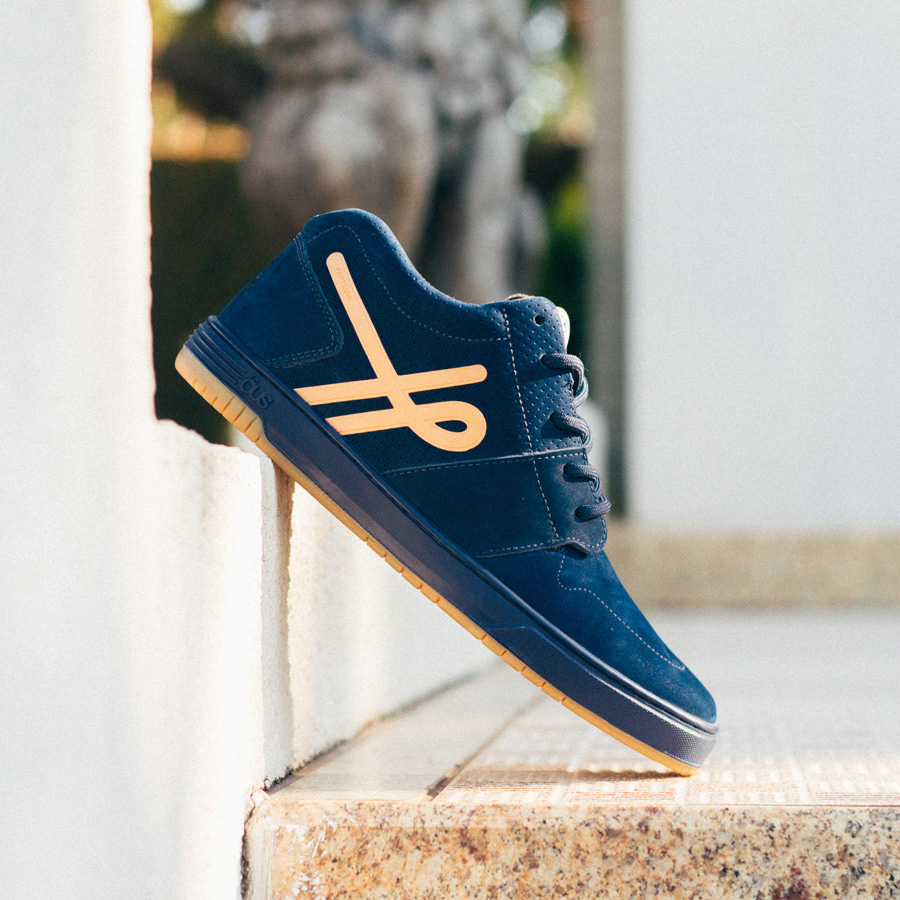 Side view of the Ous x Ninhol sneaker