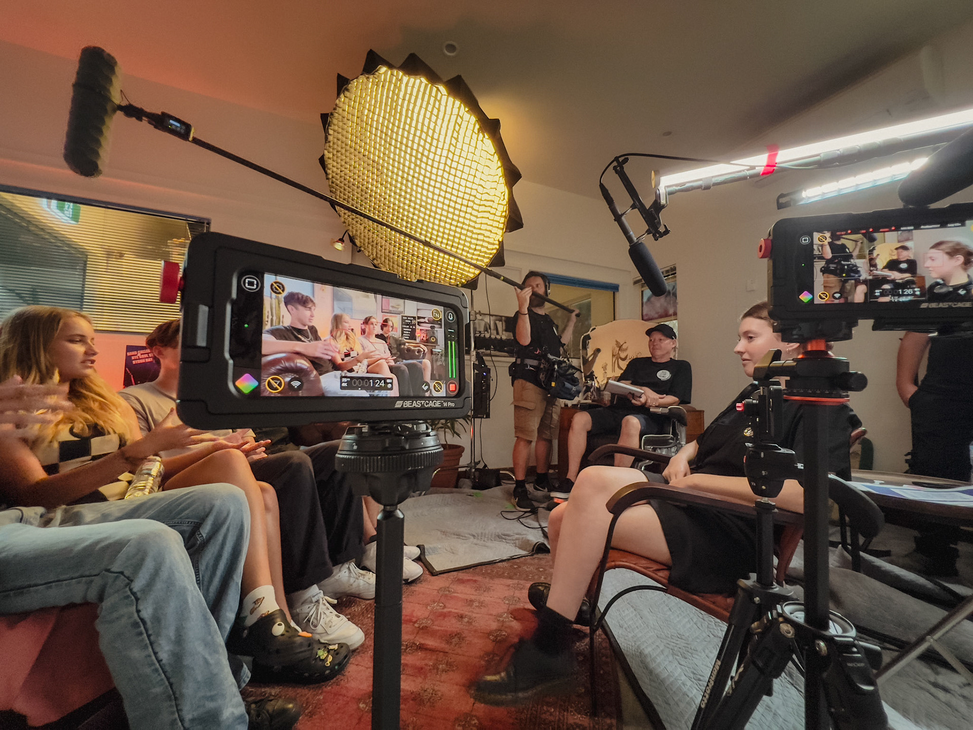 Filming Child Boss, three-phone setup