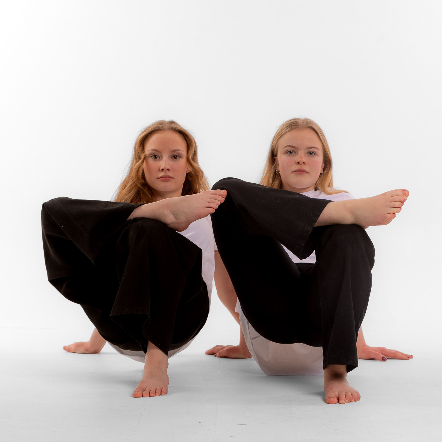 Leonora Lakselvnes Henriksen og Mia Andreassen