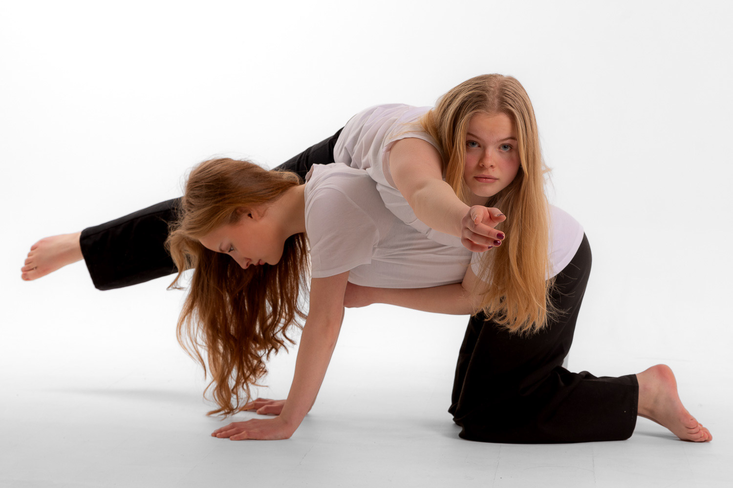 Leonora Lakselvnes Henriksen og Mia Andreassen