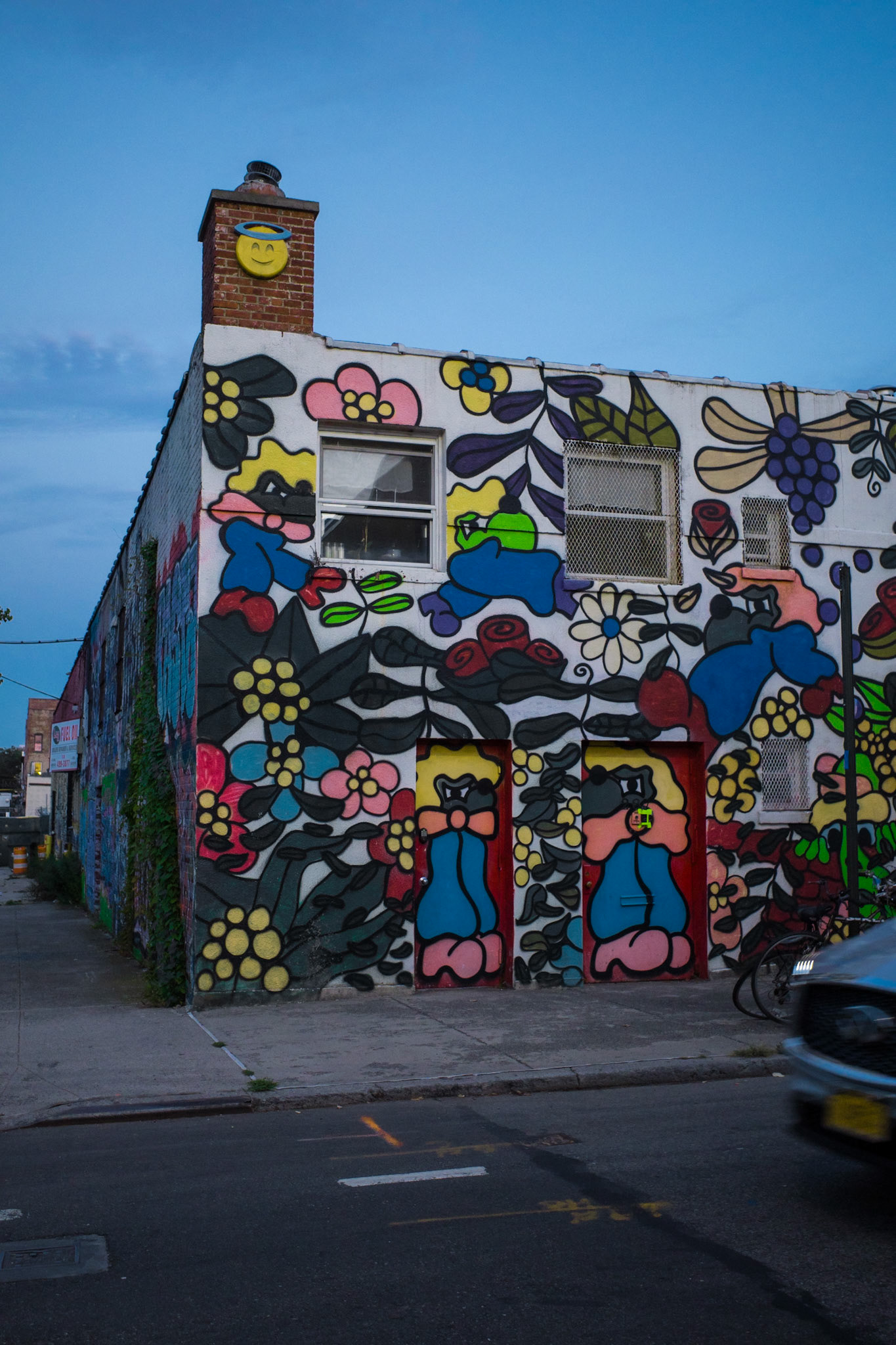 34. Figures on the Corner