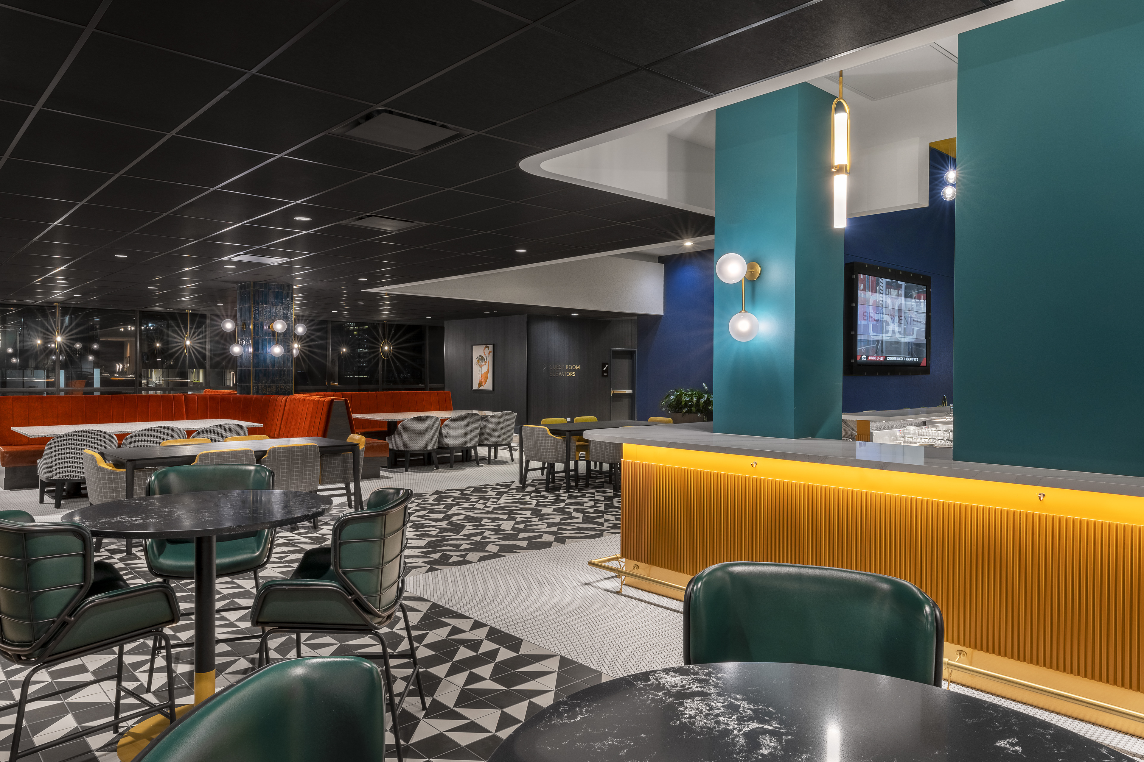 VOCO Downtown Chicago / Wolf Point