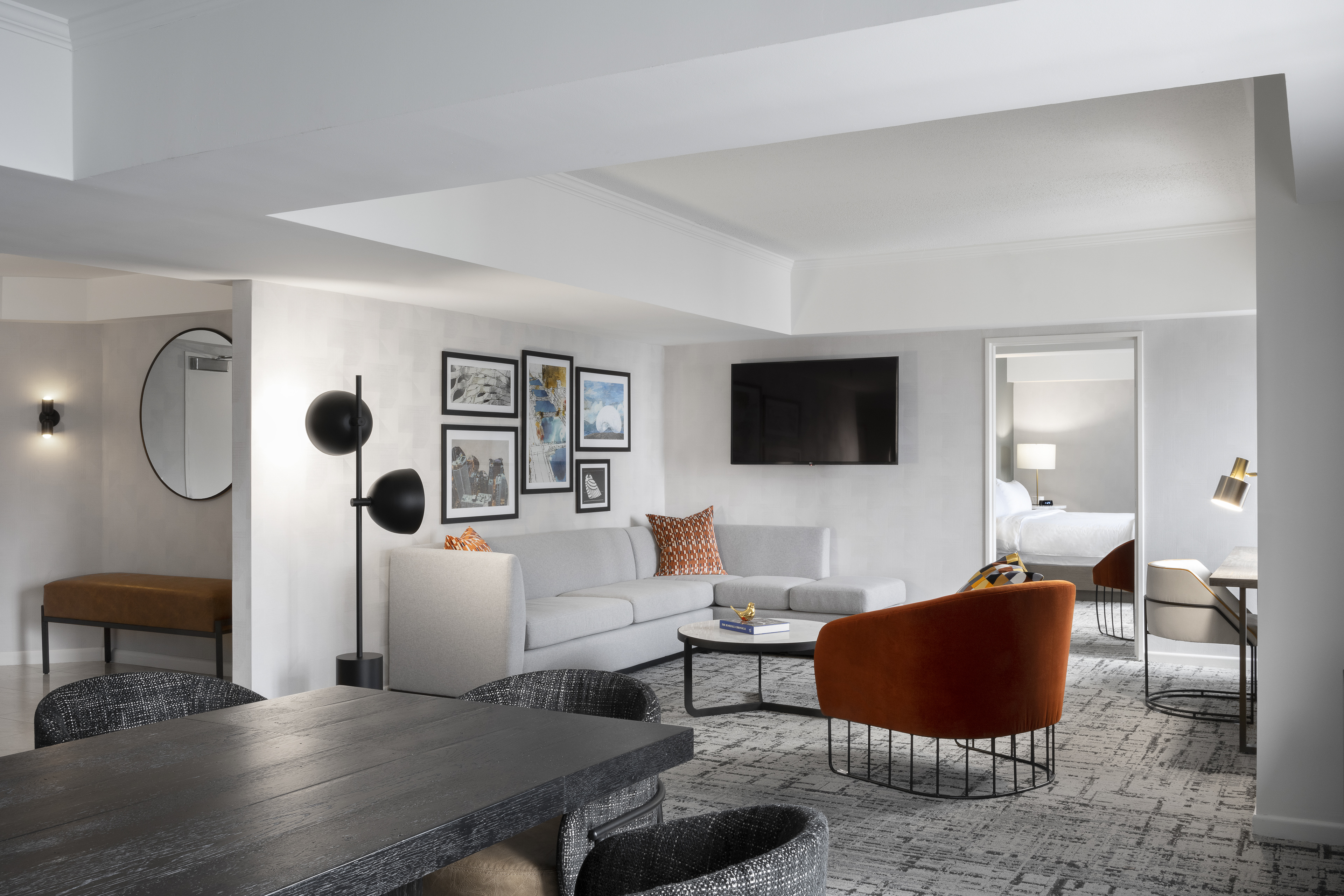 VOCO Downtown Chicago / Wolf Point