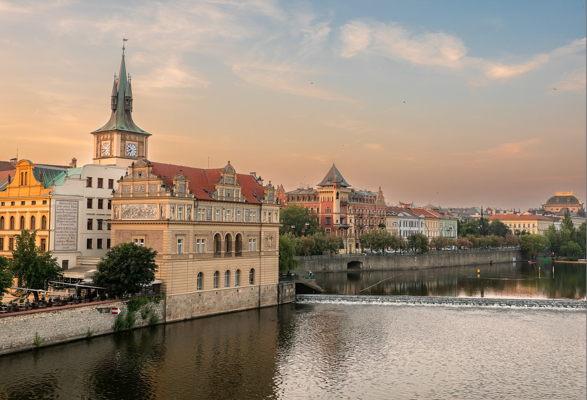 Prague-Sunrise along Vitara river