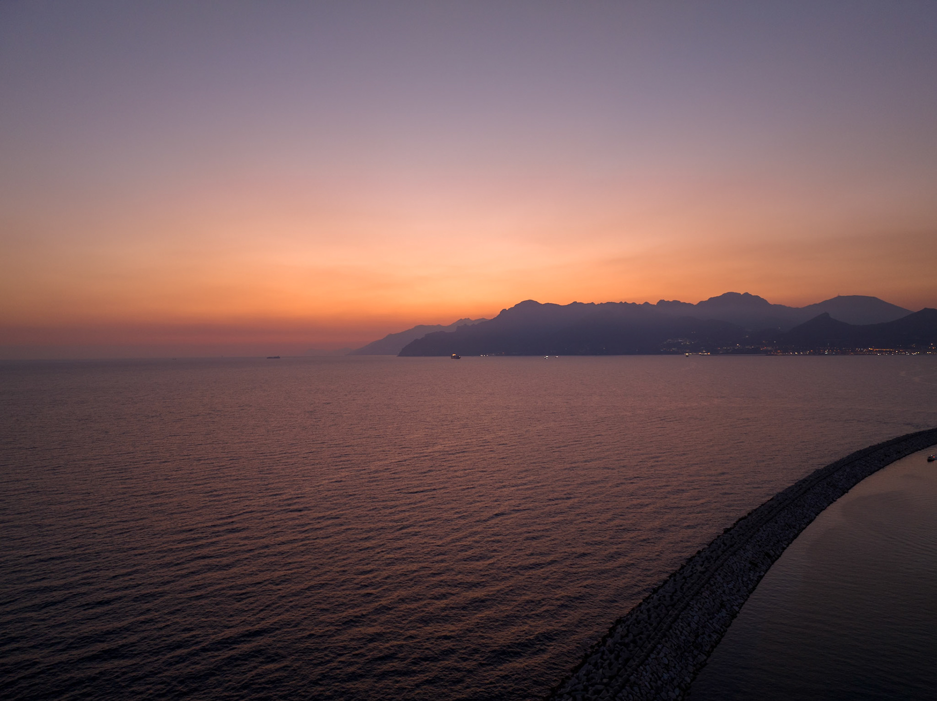 Salerno (40°38'27" N 14°48'59" E)