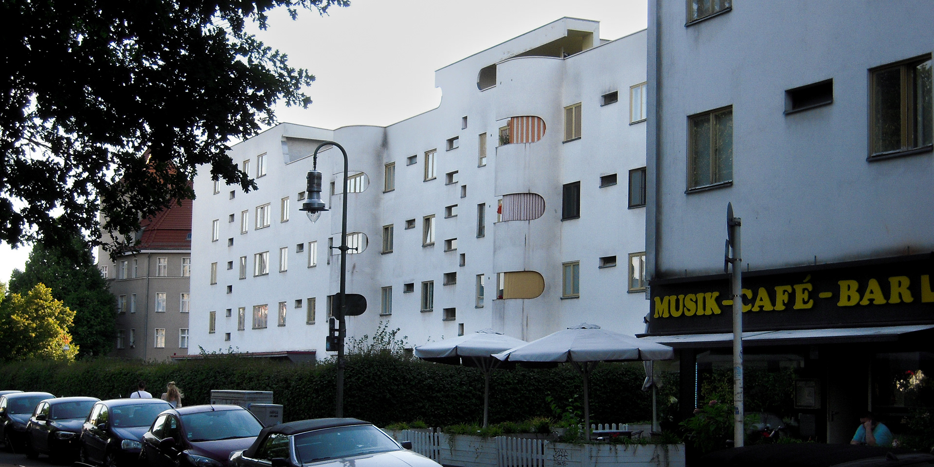 Jungfernheideweg  -  Hans Scharoun "Panzerkreuzer"