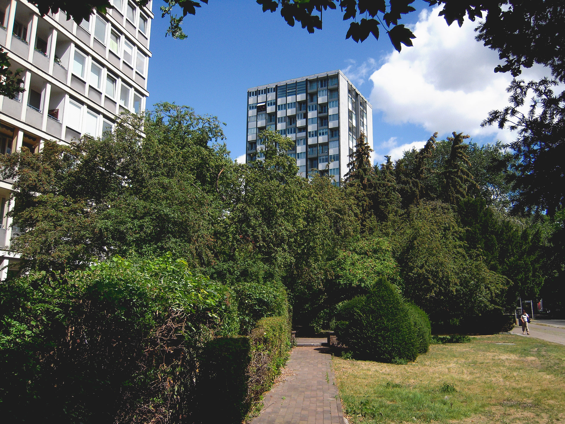 Bartningallee 11–13  -  R. Lopez – E. Beaudou (links G. Hassenpflug)