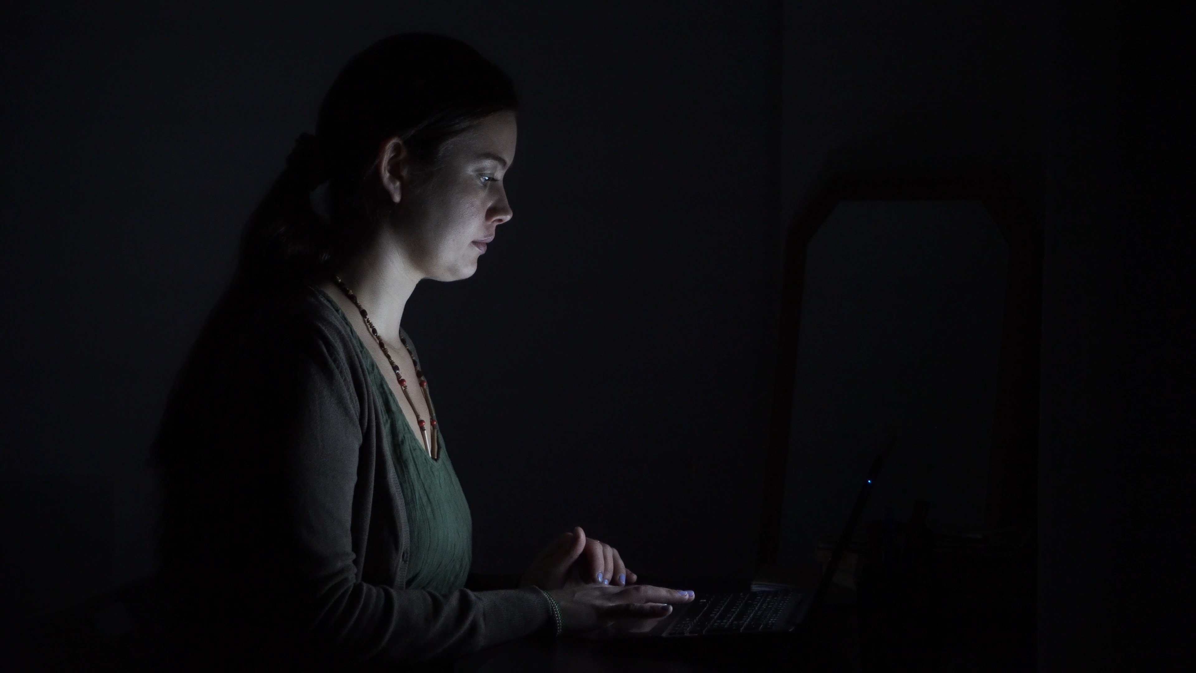 Actor: Alina Perschall, People who do not know each other - Cora Durmann