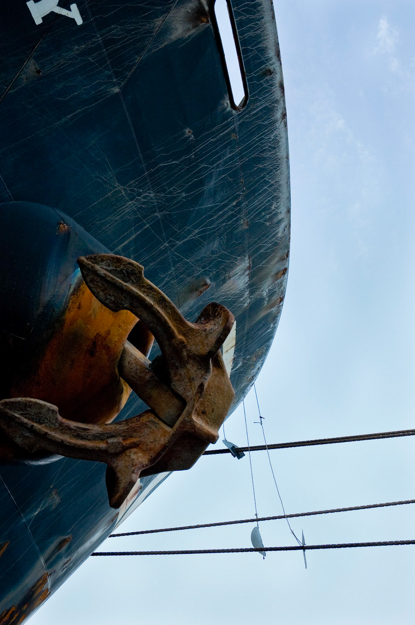 Bow and anchor of the cargo ship "Hanjin Bombay" docked at Domino's Sugar