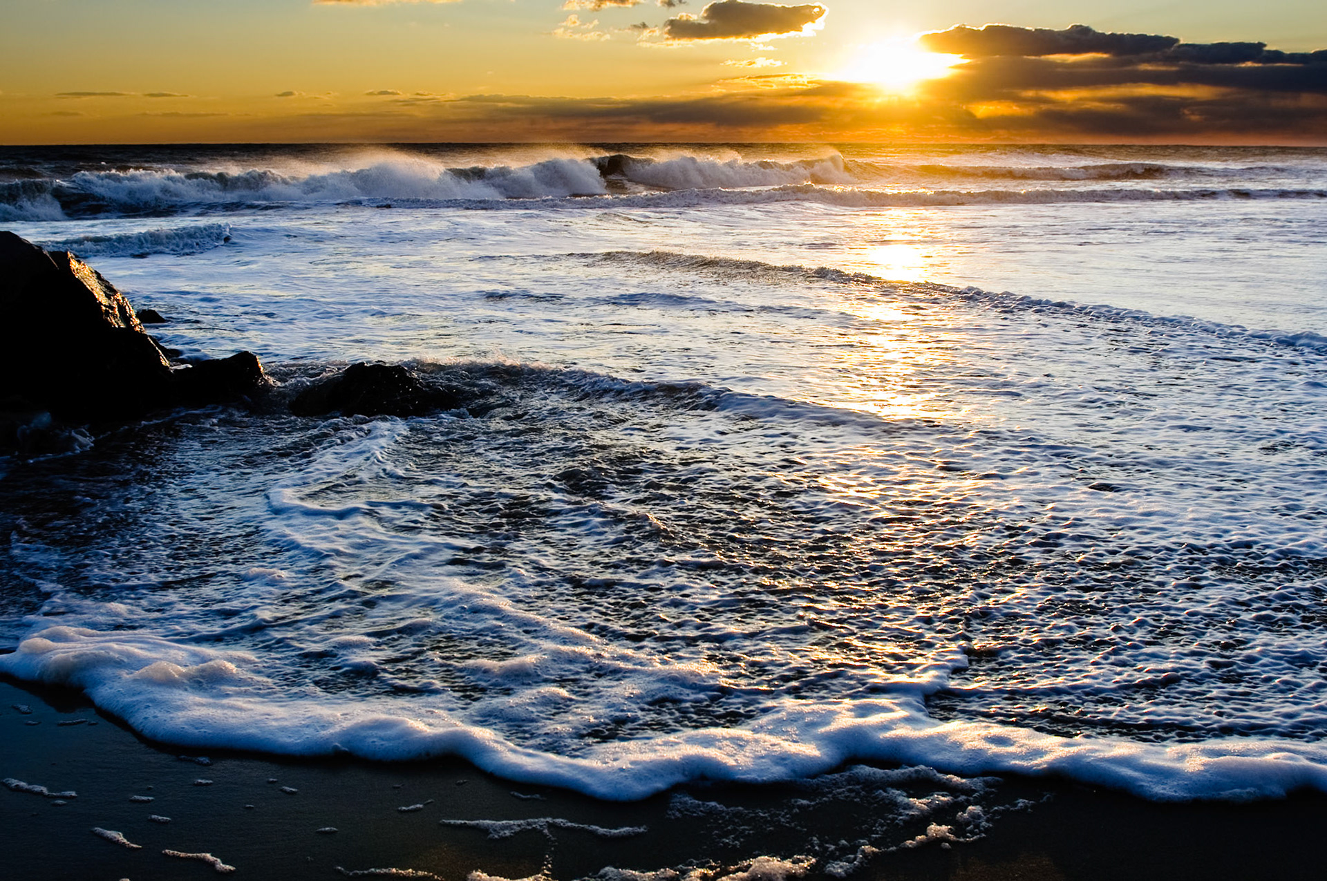 DECEMBER 28, 2009 - Long Beach, NY, USA - A wind-blown beach and ocean on Long Island. - IMAGE © Andy Herbick 2009 | www.andyherbickphotography.com - ALL RIGHTS RESERVED.