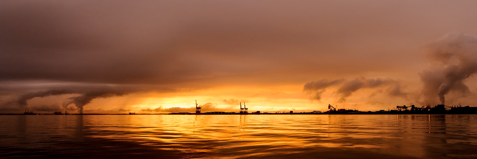 SEPTEMBER 23, 2011 - Baltimore, MD, USA - An evening break in the clouds on the first day of fall 2011 leads to a spectacular sunset on the Patapsco River. - IMAGE © Andy Herbick 2011 | www.andyherbickphotography.com - ALL RIGHTS RESERVED.
