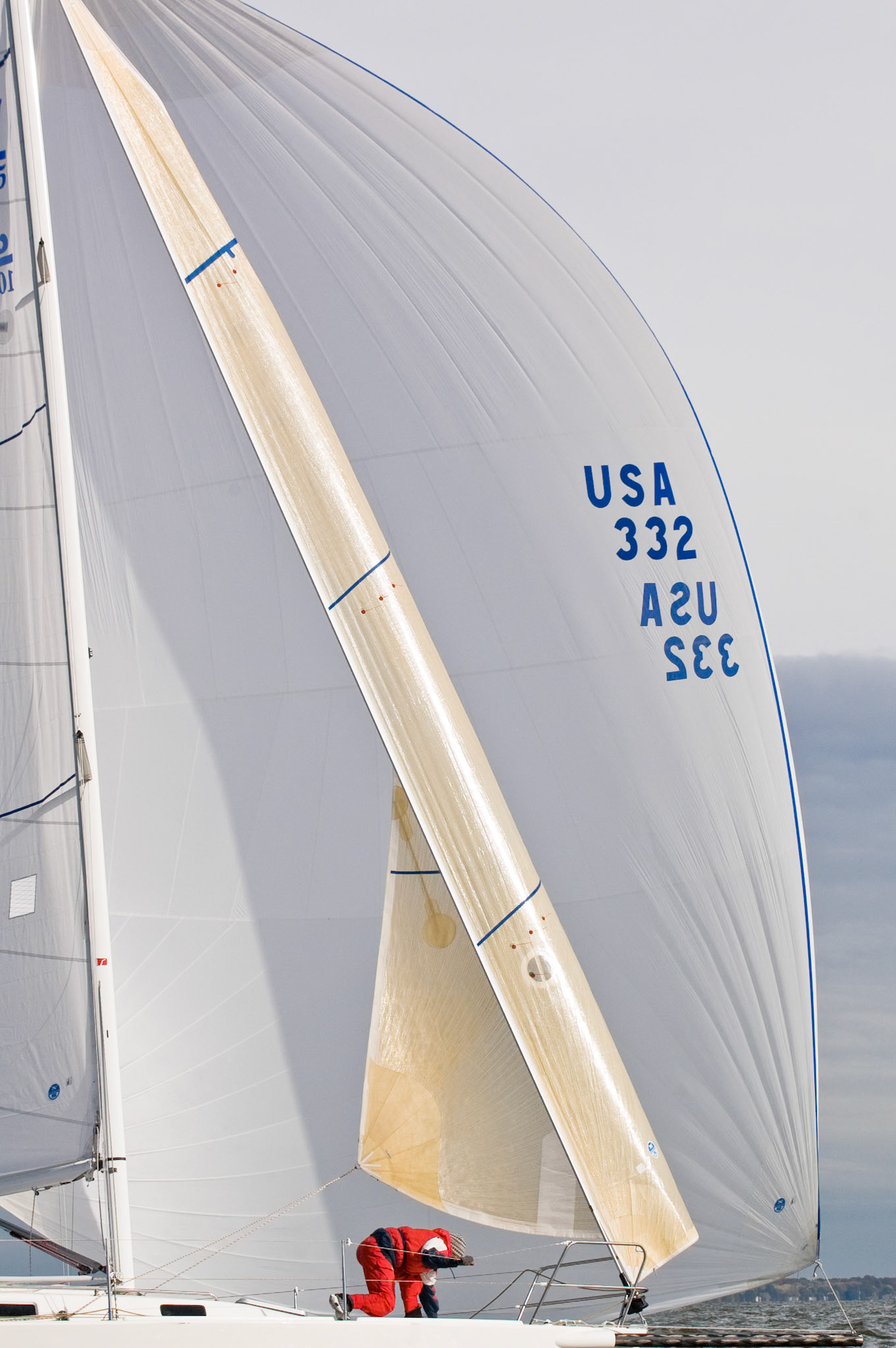 NOVEMBER 3, 2007 - ANNAPOLIS, MD, USA - Over 100 boats in two fleets compete on the Chesapeake during the 2007 J/105 North Americans. - IMAGE © 2007 ANDY HERBICK | www.andyherbickphotography.com - ALL RIGHTS RESERVED.