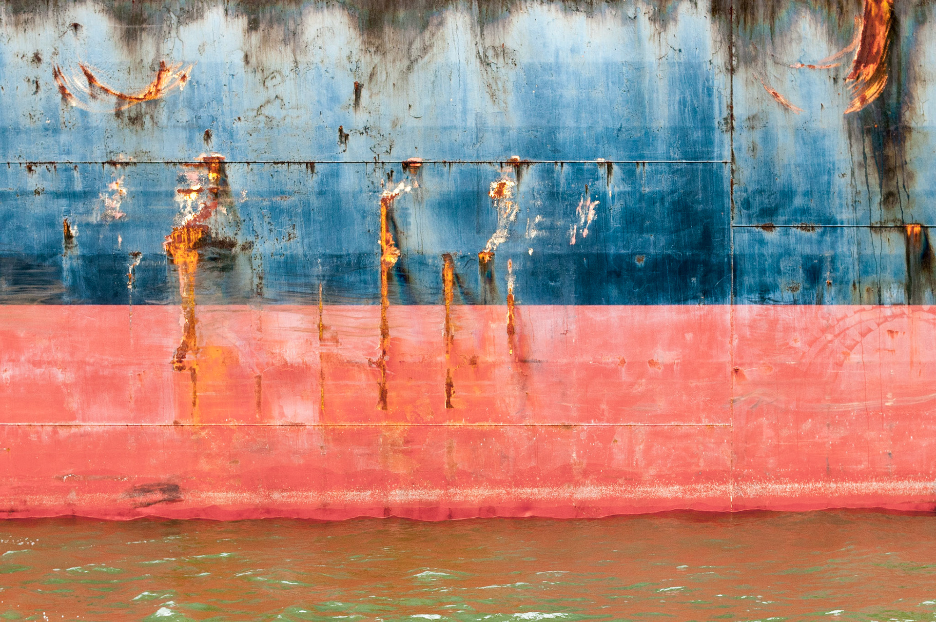 SEPTEMBER 30, 2016 - Baltimore, MD, USA - Water scenes around the Harbor - IMAGE © 2016 Andy Herbick | www.andyherbickphotography.com - ALL RIGHTS RESERVED.