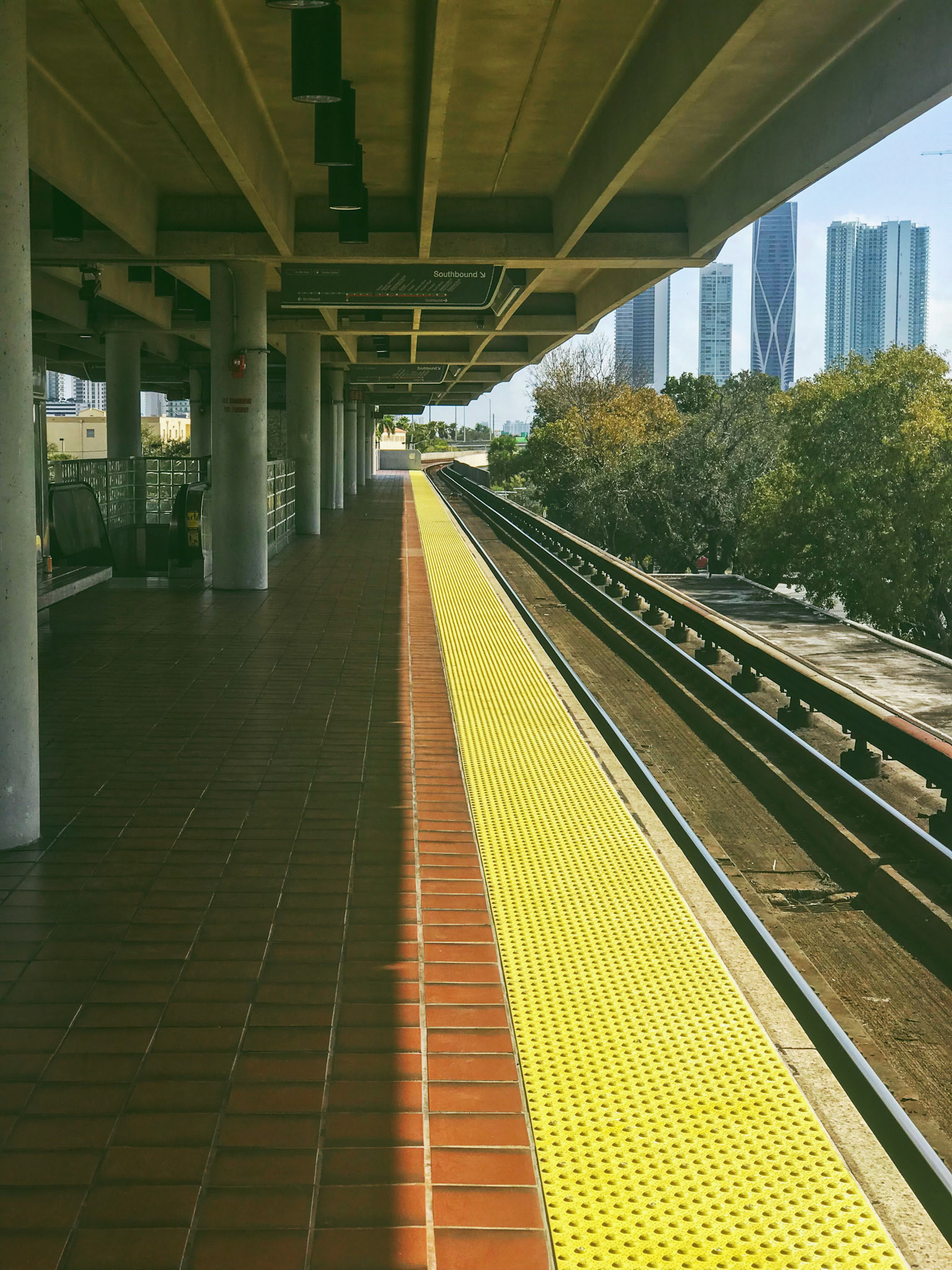 Waiting for Paris. 2018