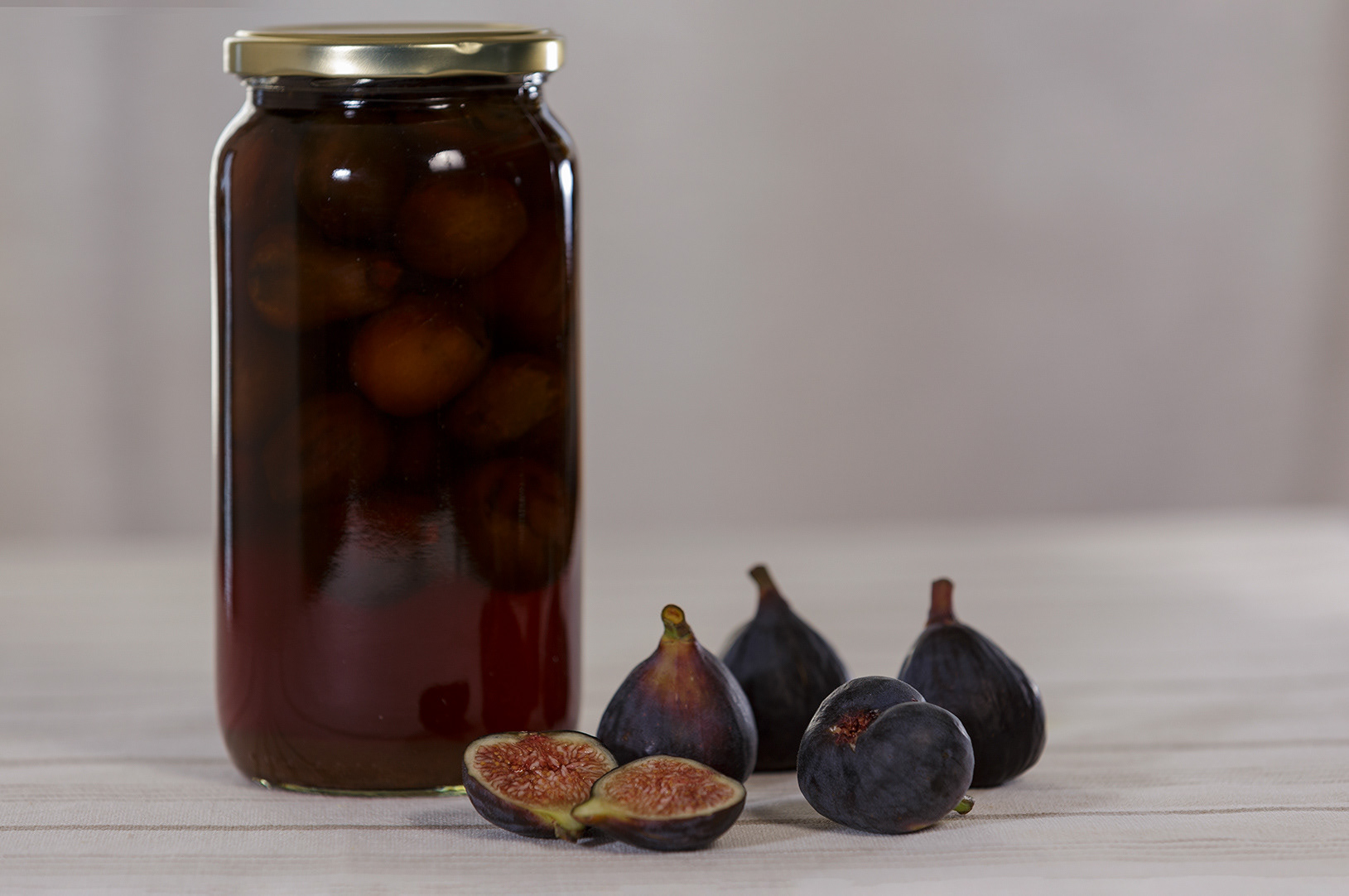 Higos rellenos con nuez en conserva - Caja de 12 unidades.