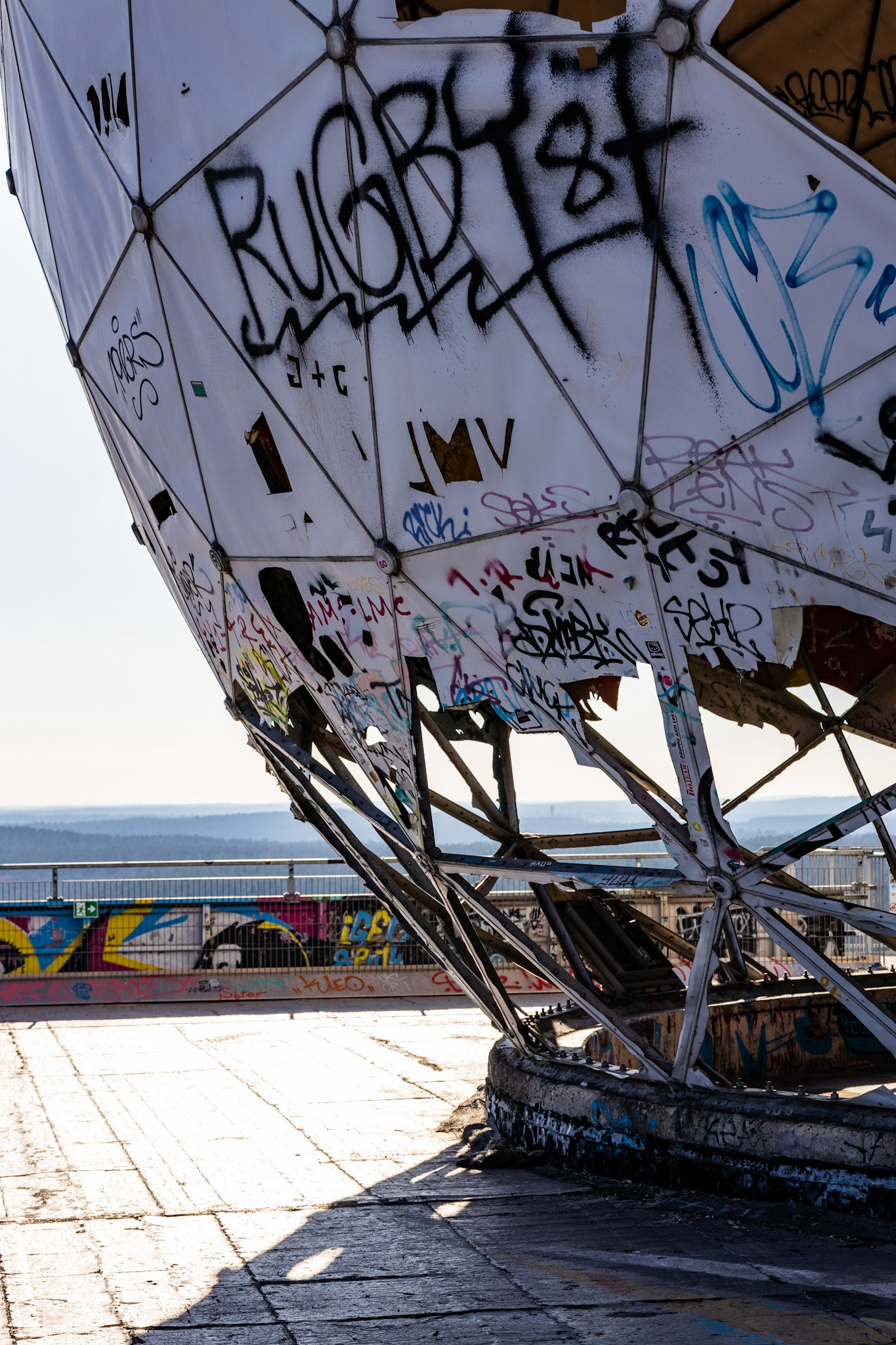 Teufelsberg, Berlin. Ehemalige NSA Abhörstation in West-Berlin - inmitten der DDR. Heute Kunstprojekt für Street-Art.