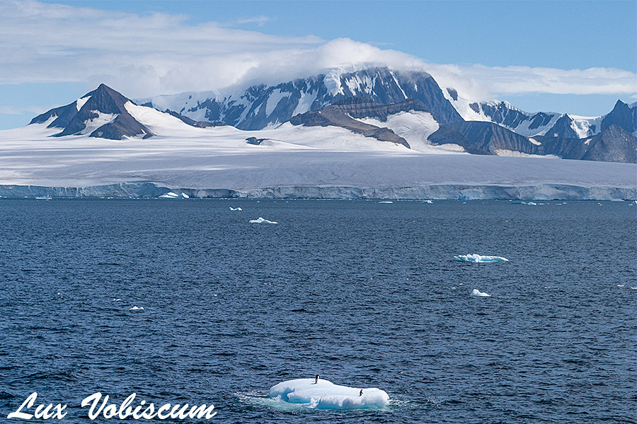 Passing top end of Antarctic peninsula