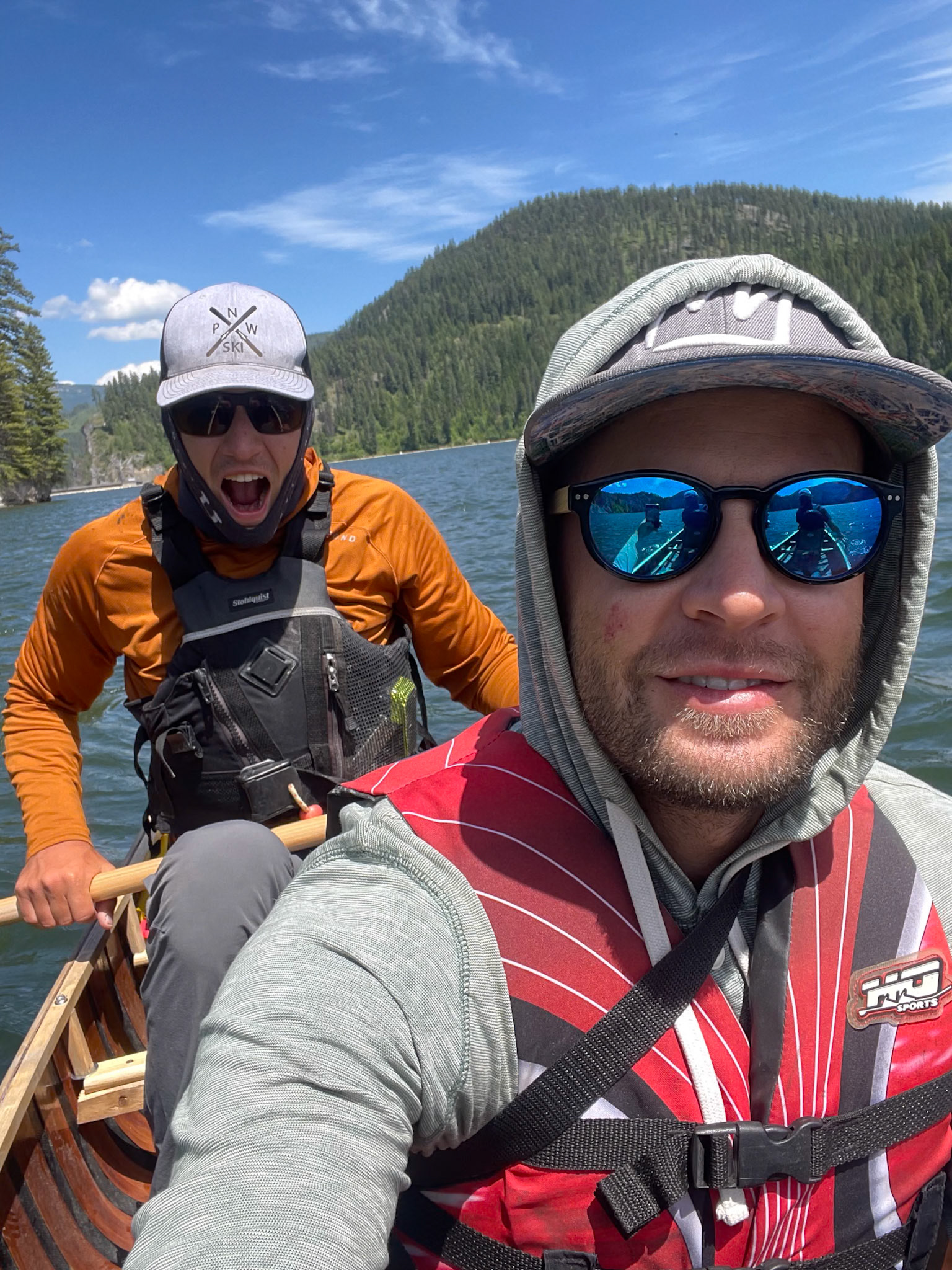 Ridealong in the canoe