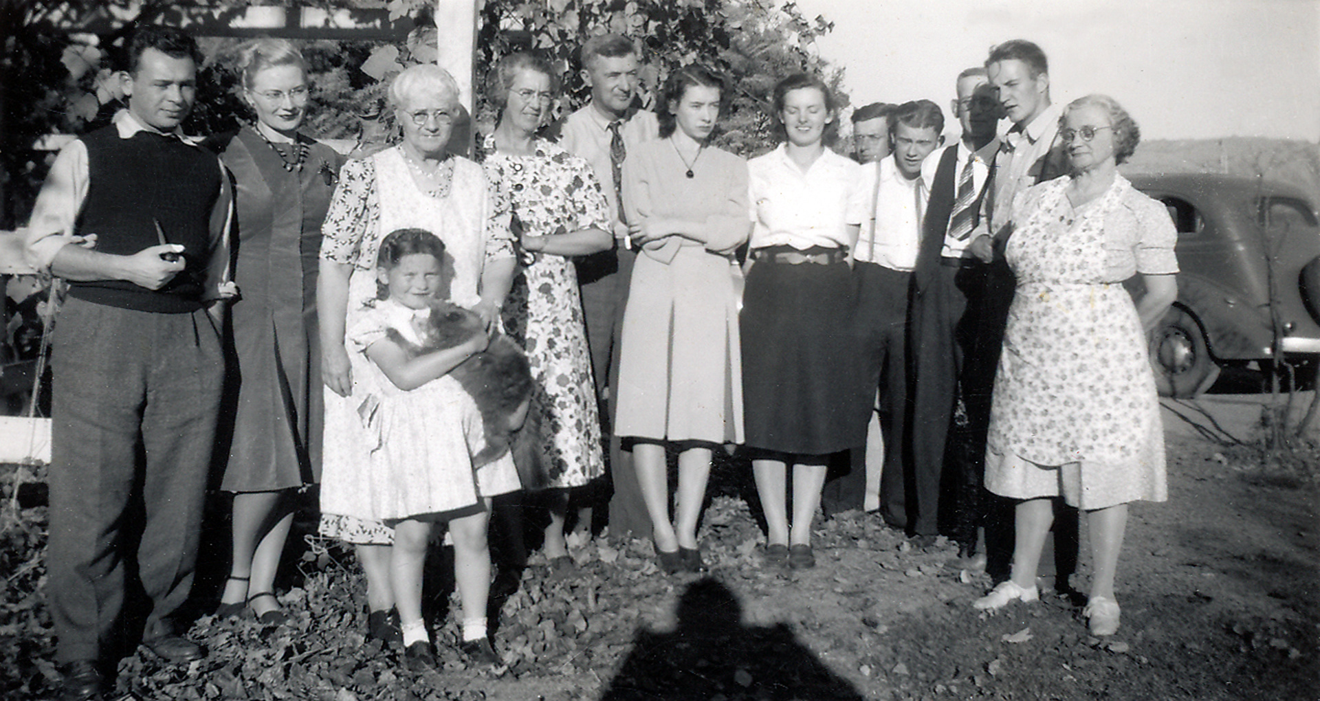 Ca1948 - L to R - Irving, Irene and Maxine - the remaining people are not known