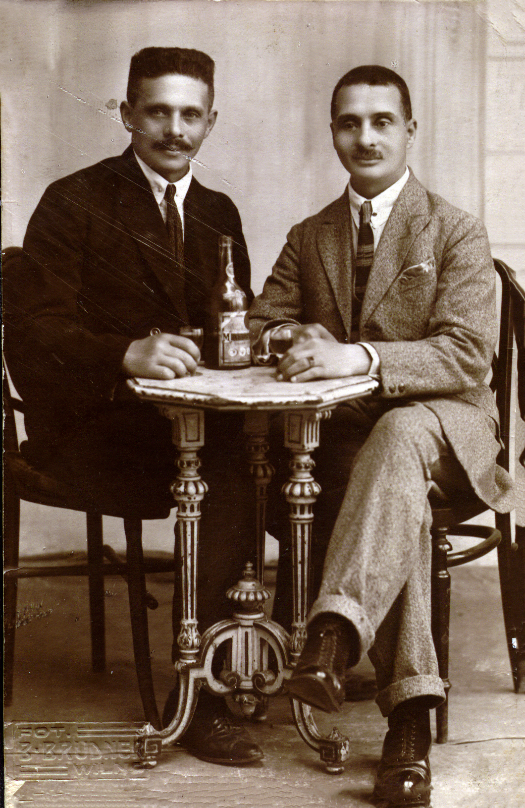 ca1914 - Left, Irving's uncle, Schlamme, Right, father, Yahuda Leib