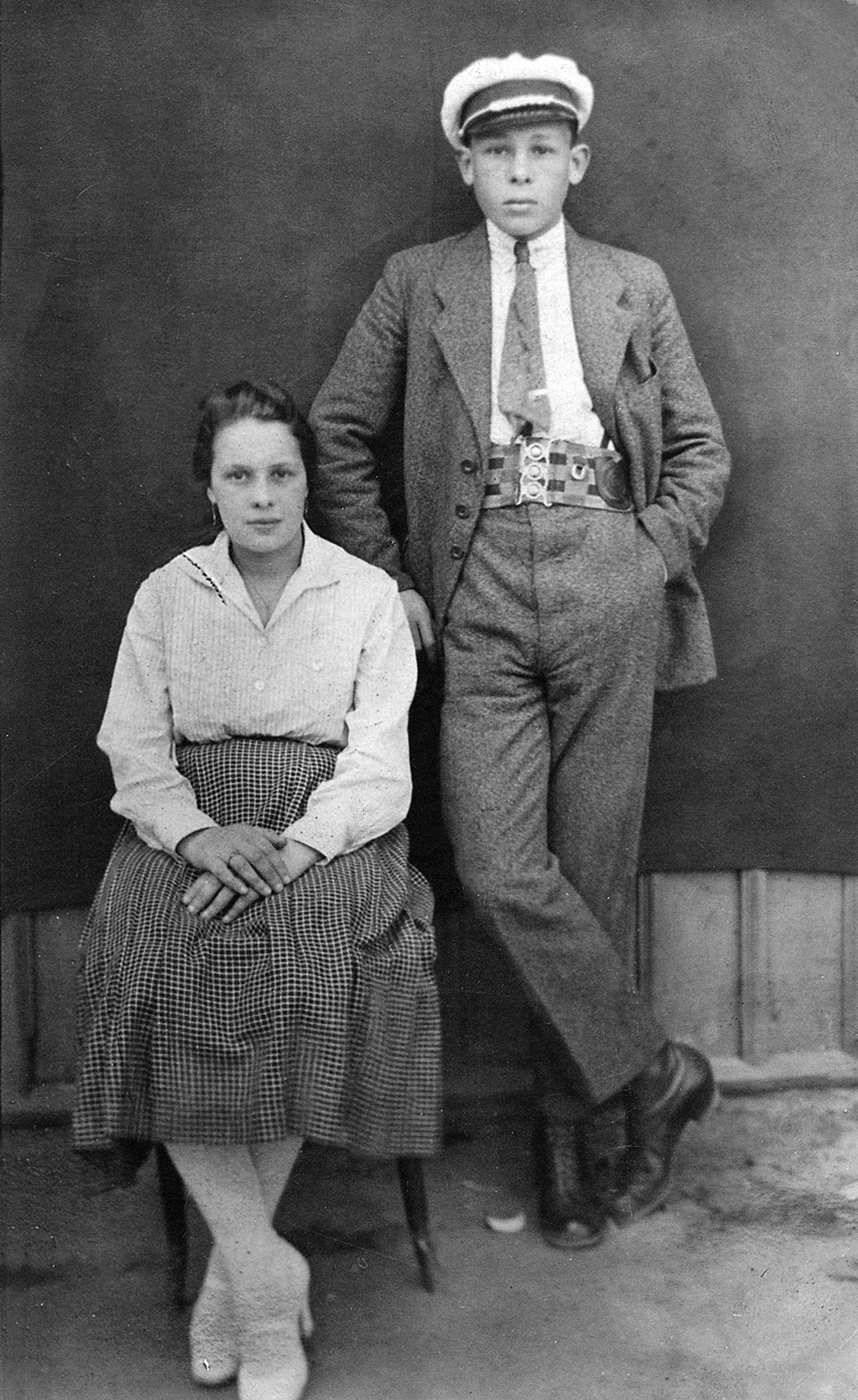1922 - Irving with Sister, Betty (Rivka)