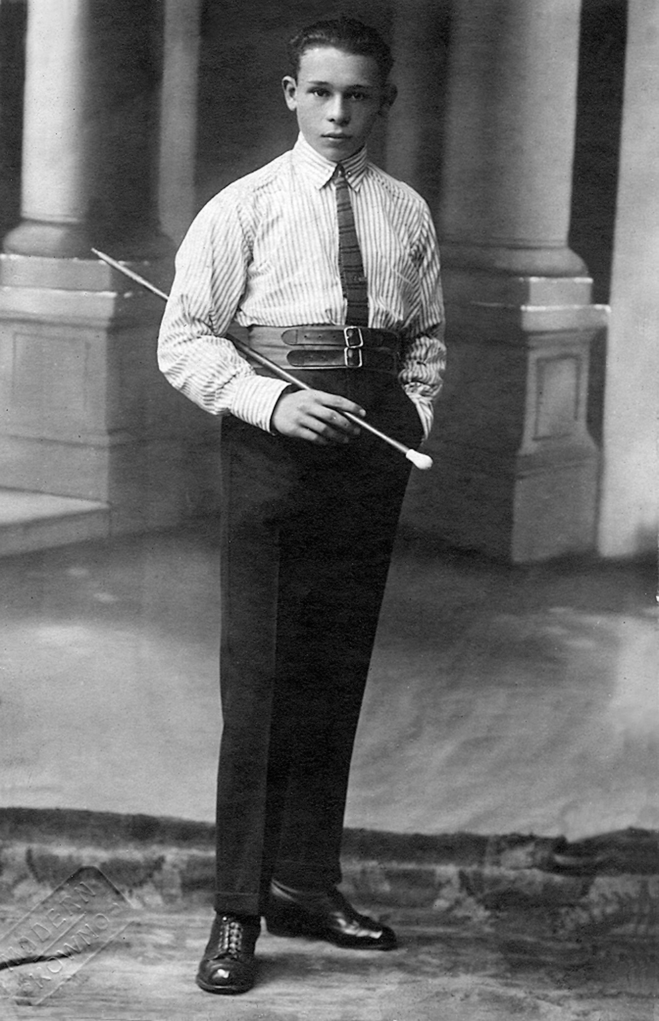 ca1921 - Irving with cane 