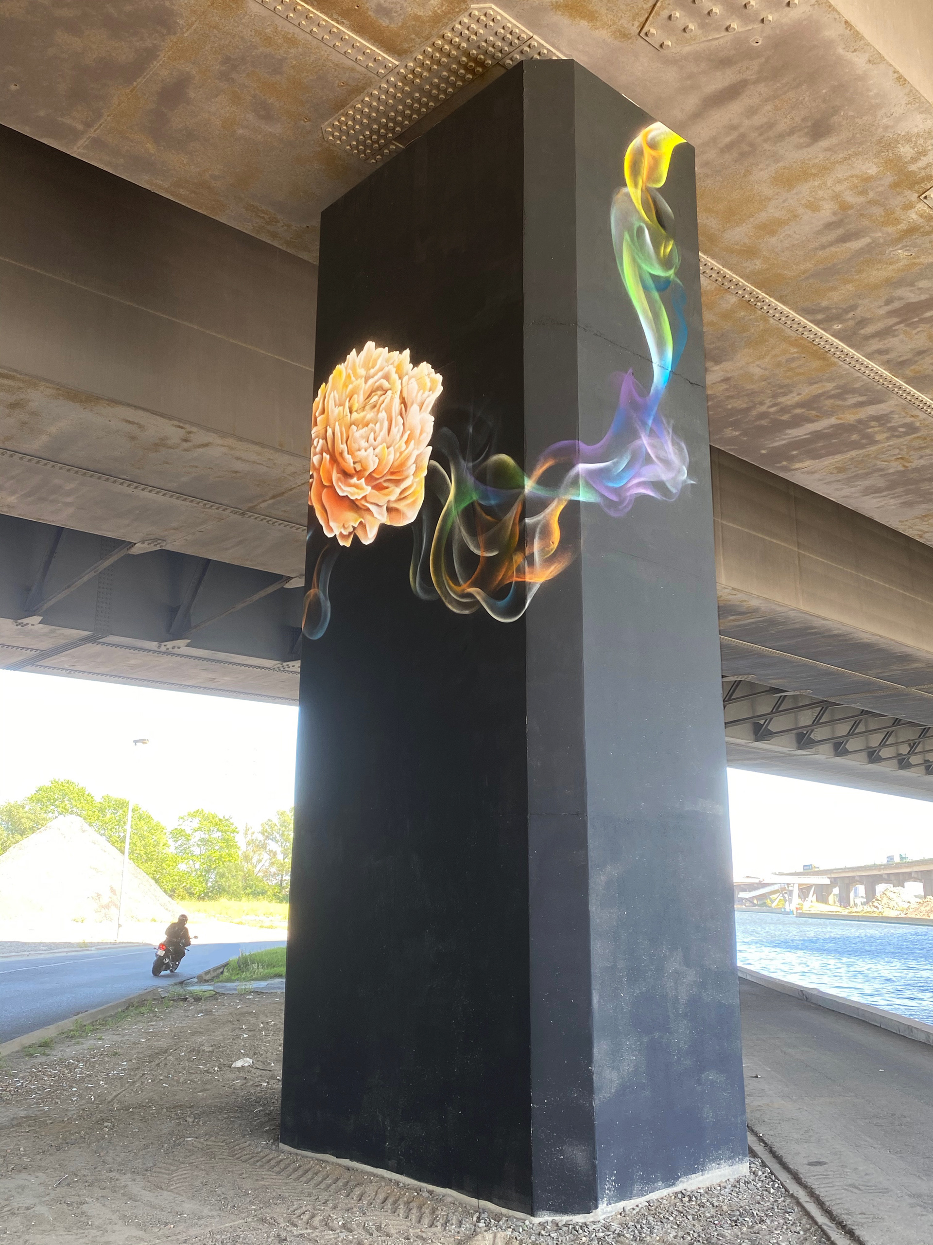 bloom for change, graffiti in memory of the death of Julie Van Espen