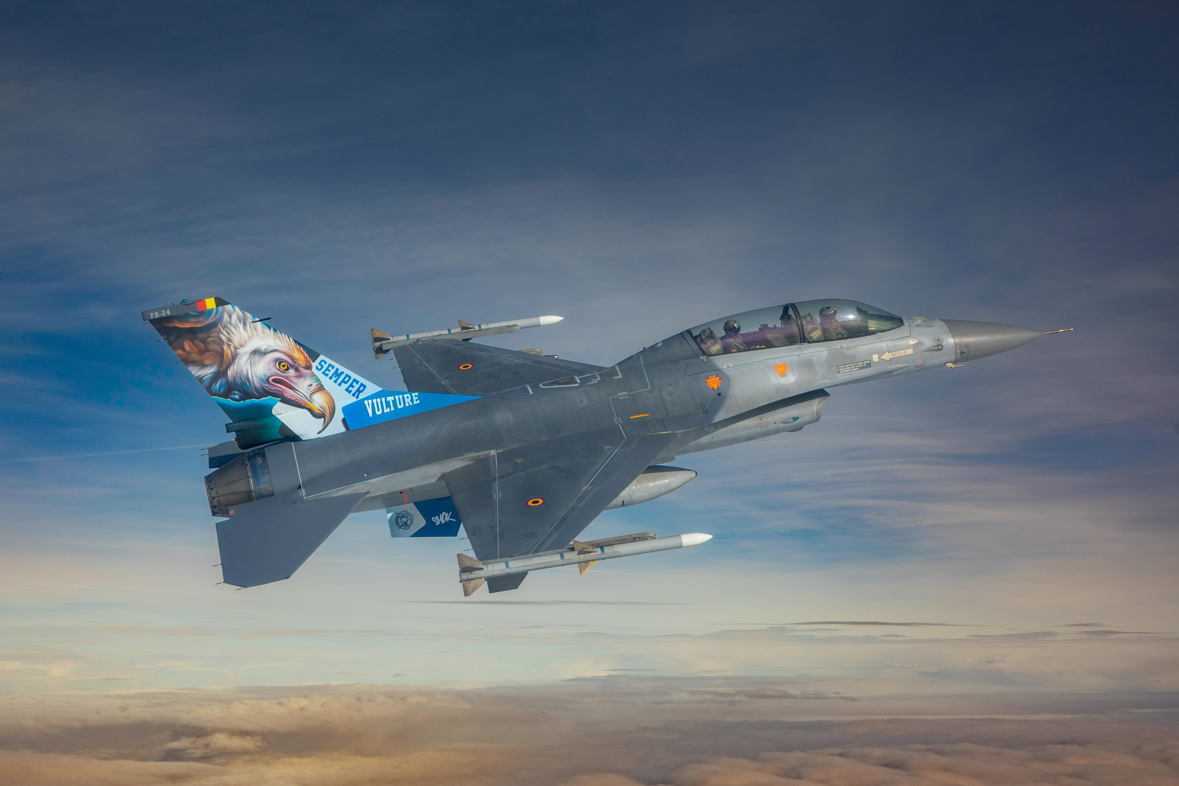 F16 Fighting Falcon graffiti painted by SMOK